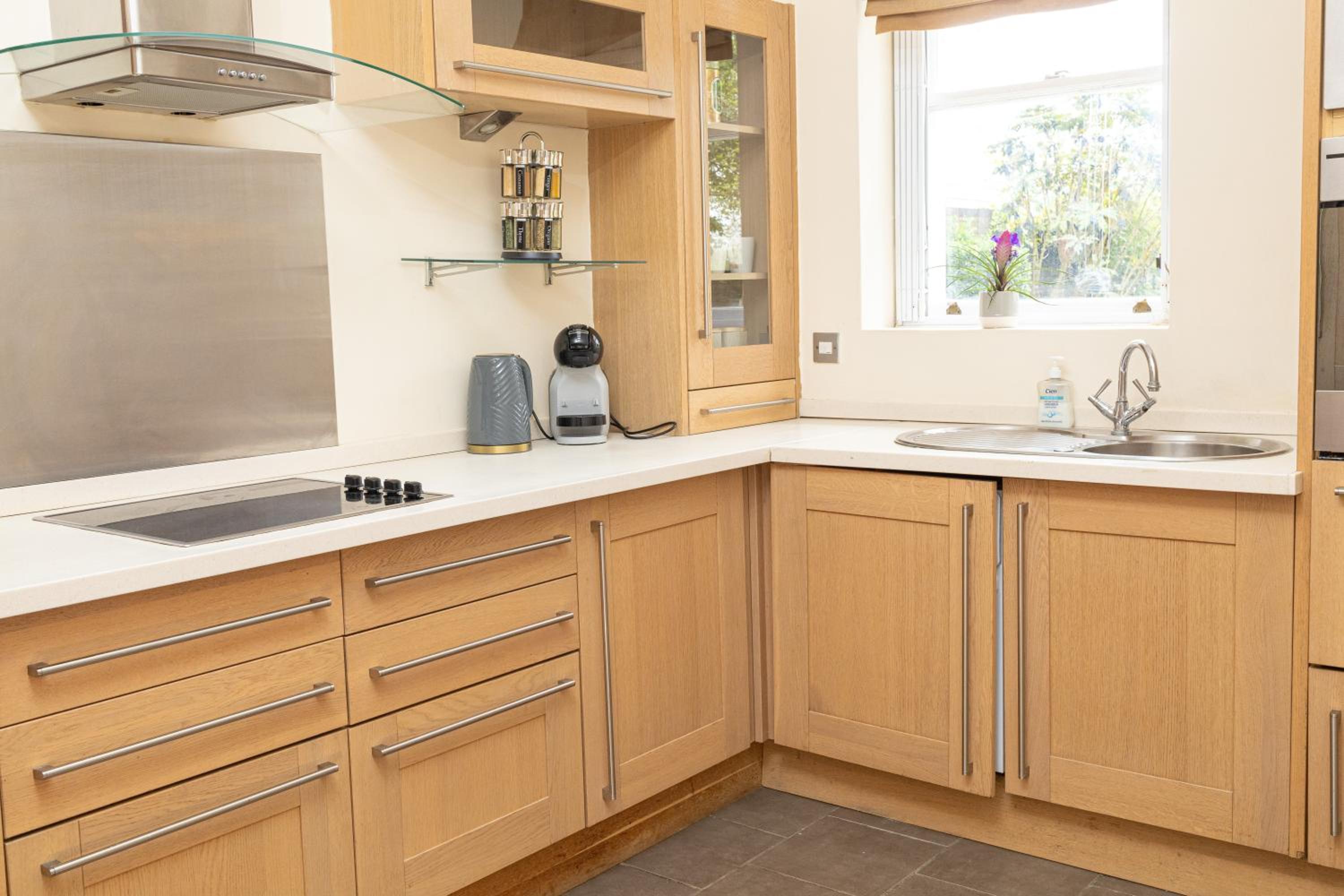 Large Putney Oasis 3-Bed with Garden & Parking