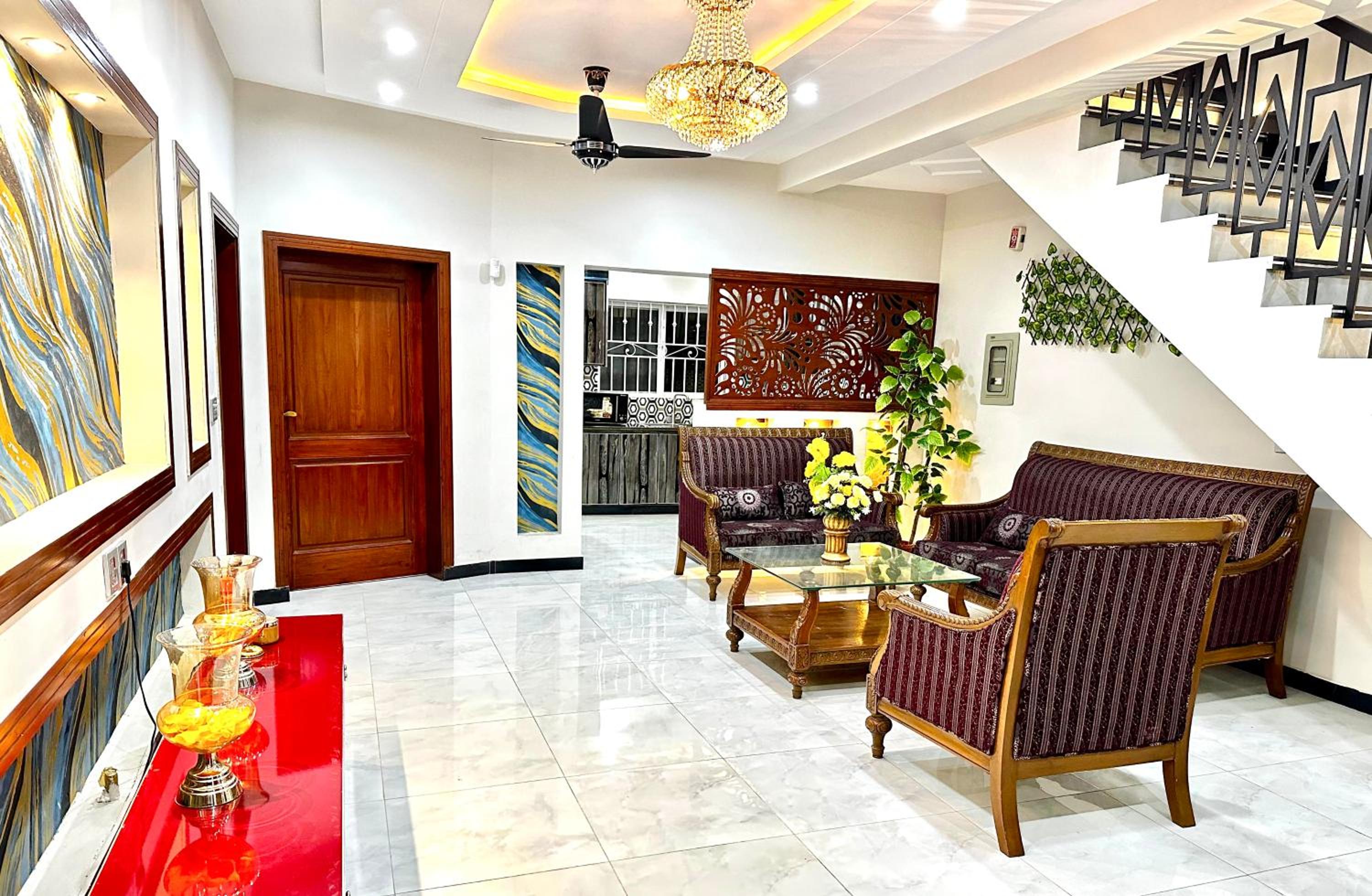 Homely Guest House