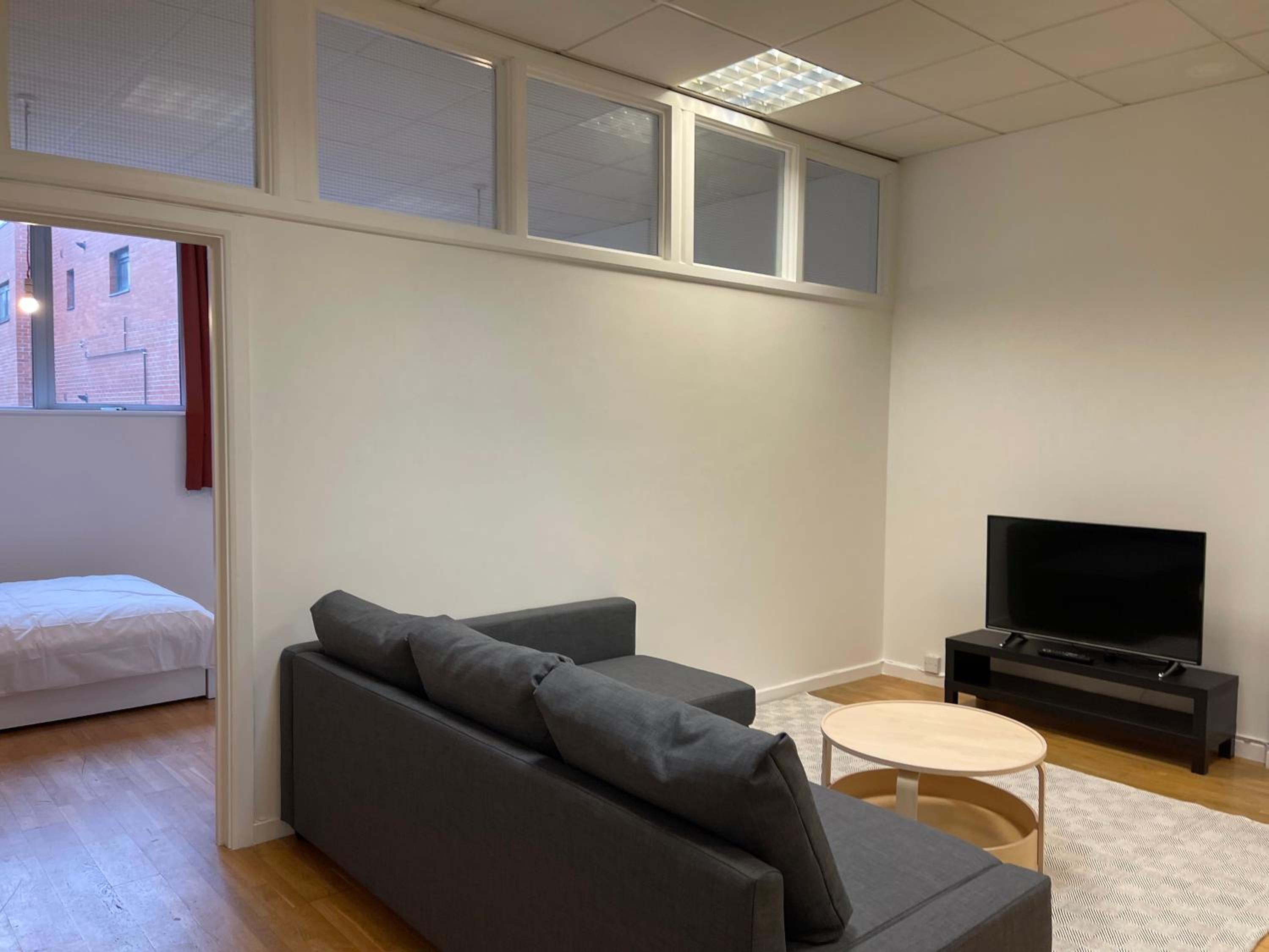 Work-Friendly Dalston Flat — London