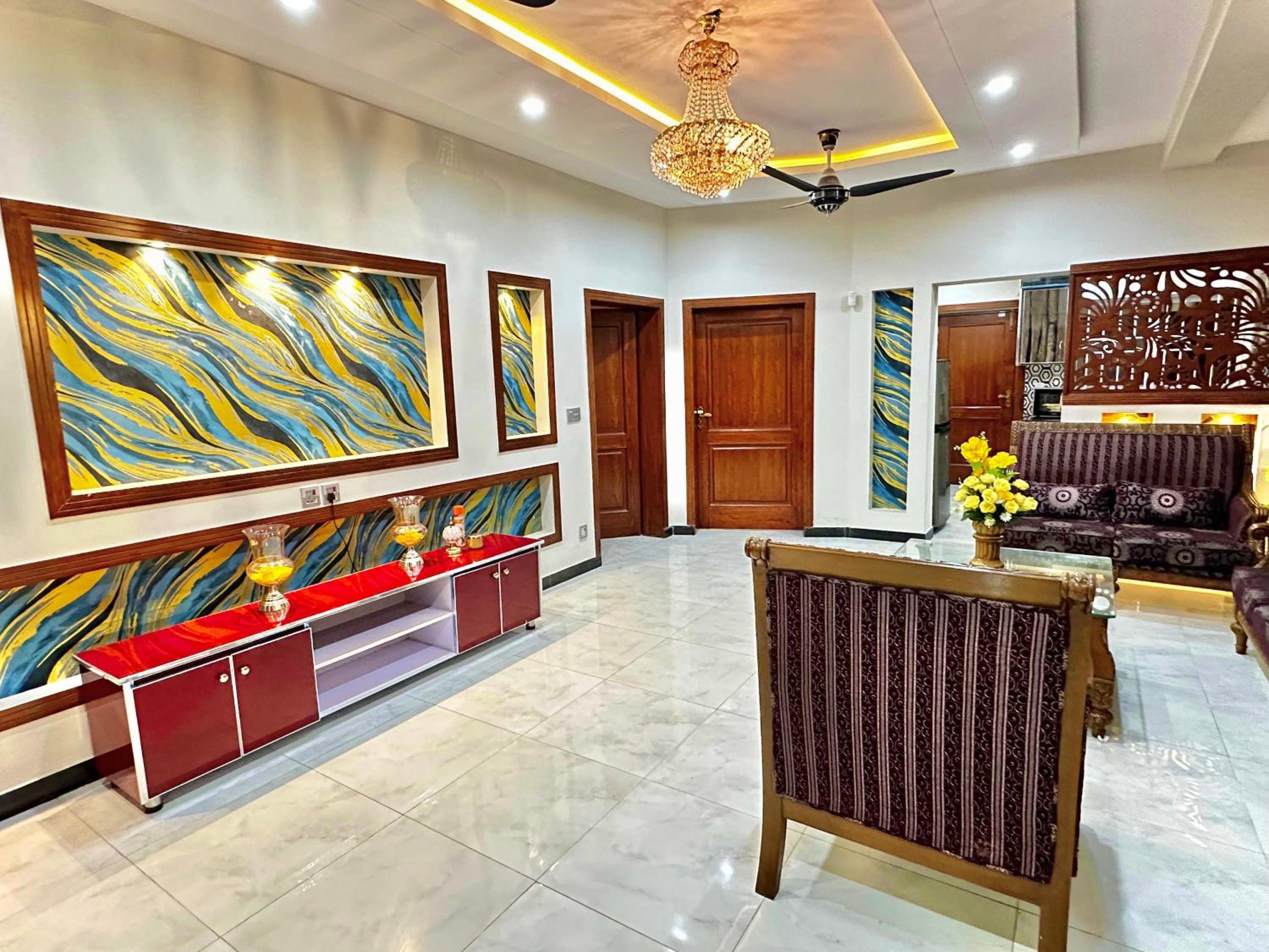Homely Guest House