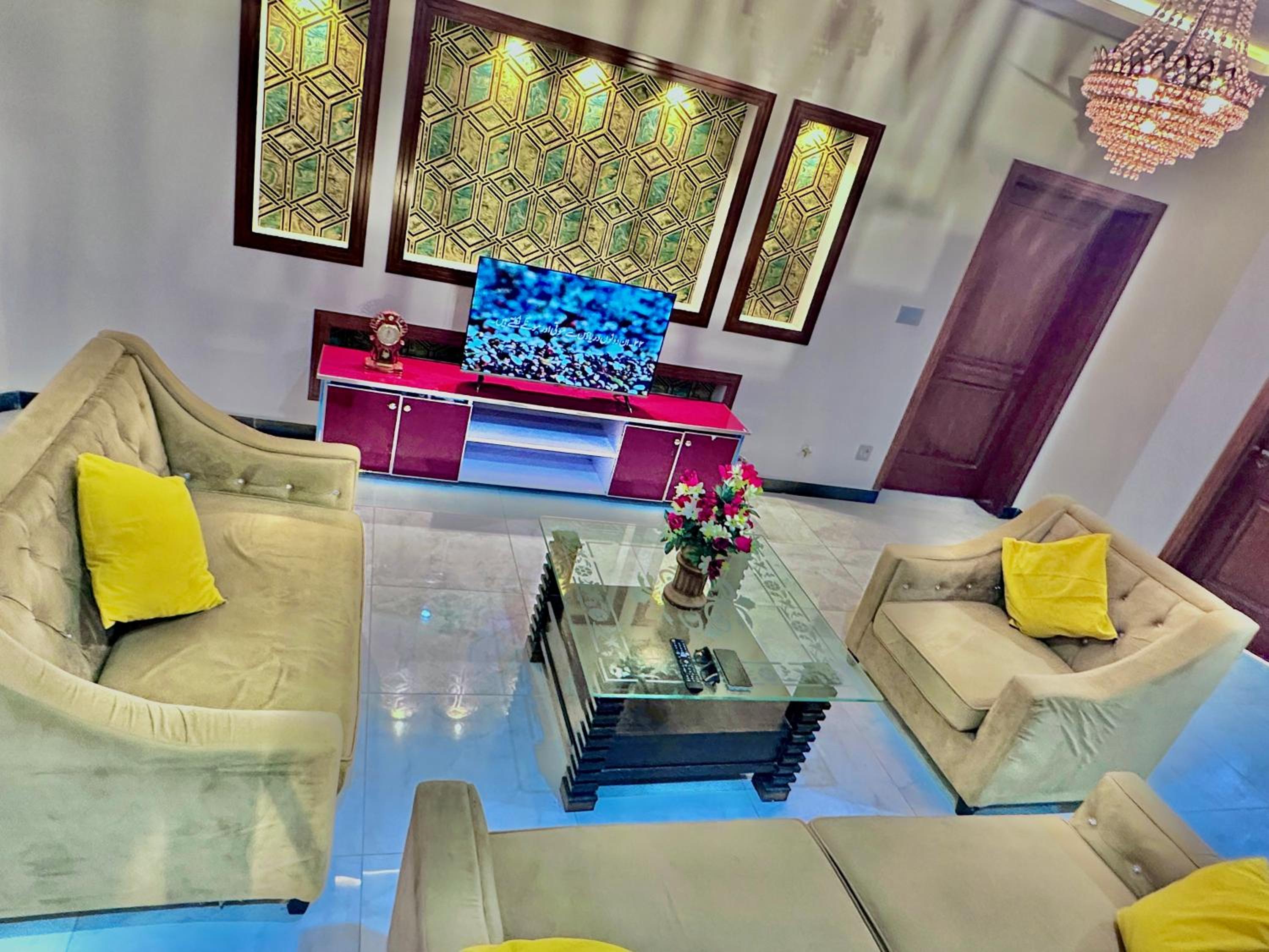 Homely Guest House