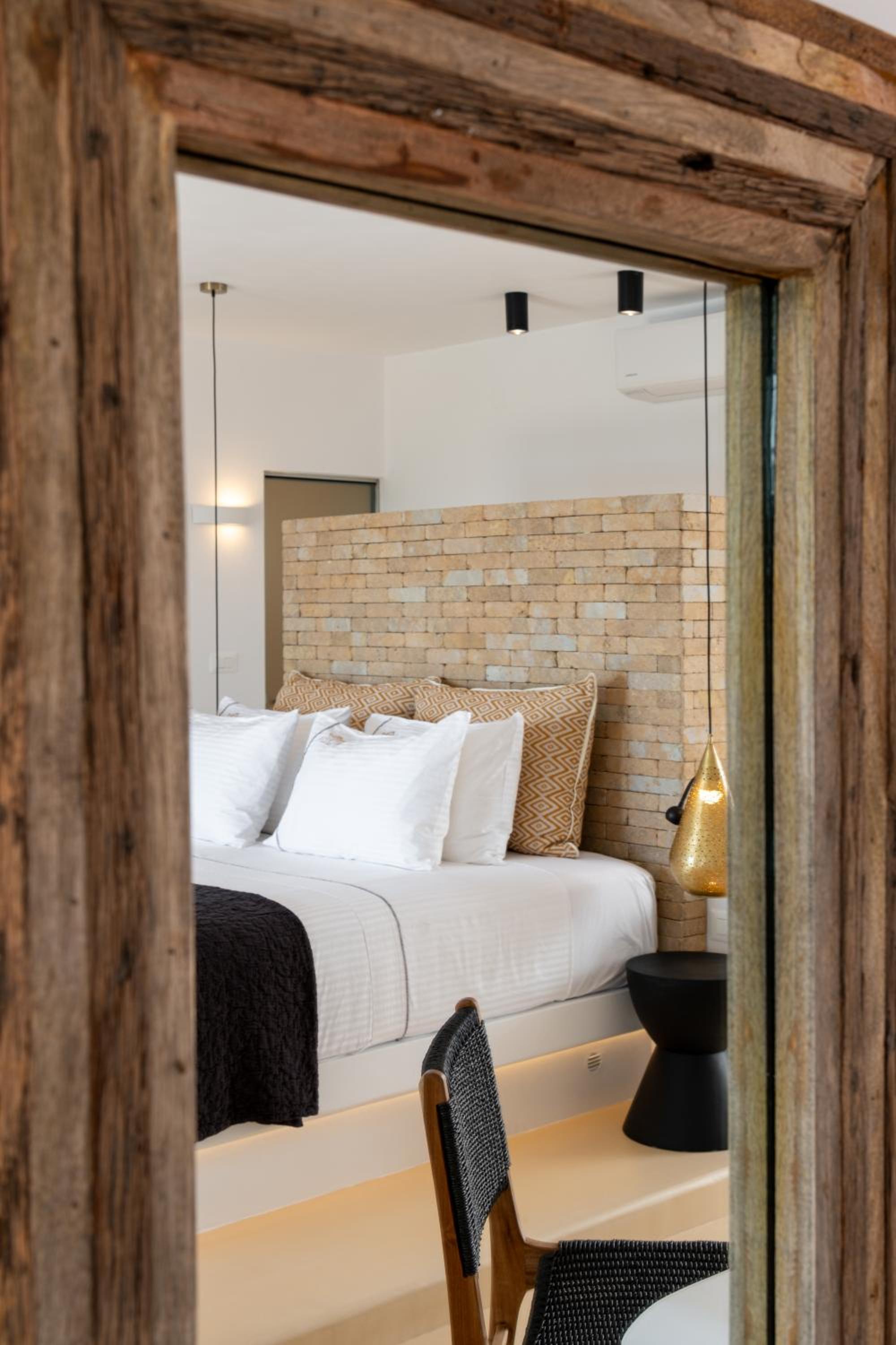 Anna Platanou Suites