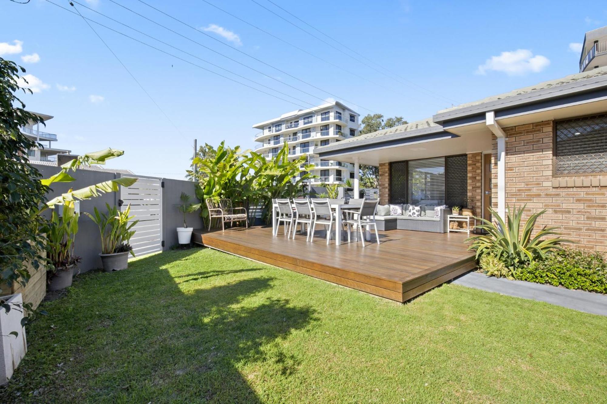 CARAVAN, BOAT & PET Friendly - RIGHT ON THE BORDER
