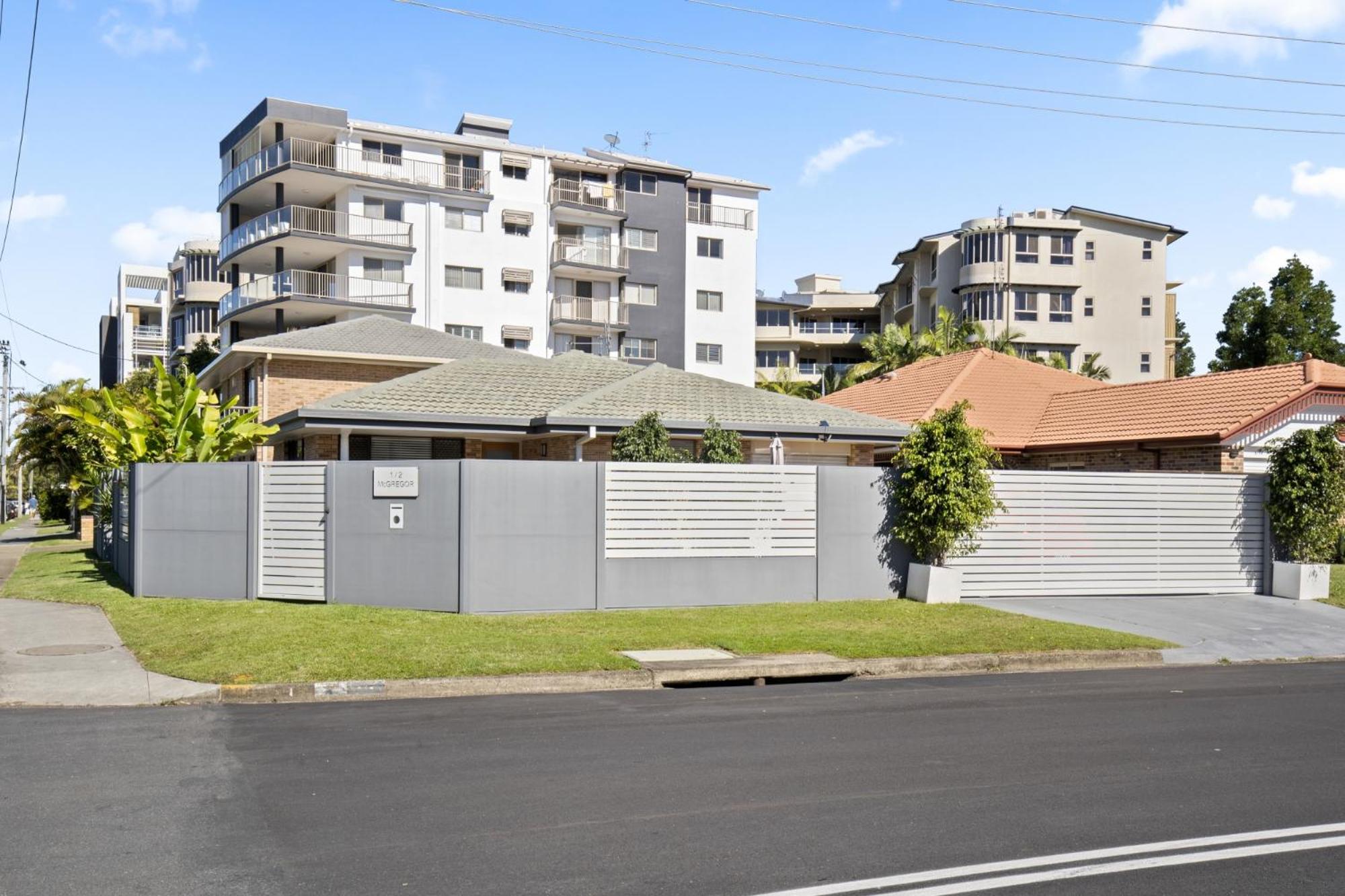 Hotel CARAVAN, BOAT & PET Friendly - RIGHT ON THE BORDER - Image 1