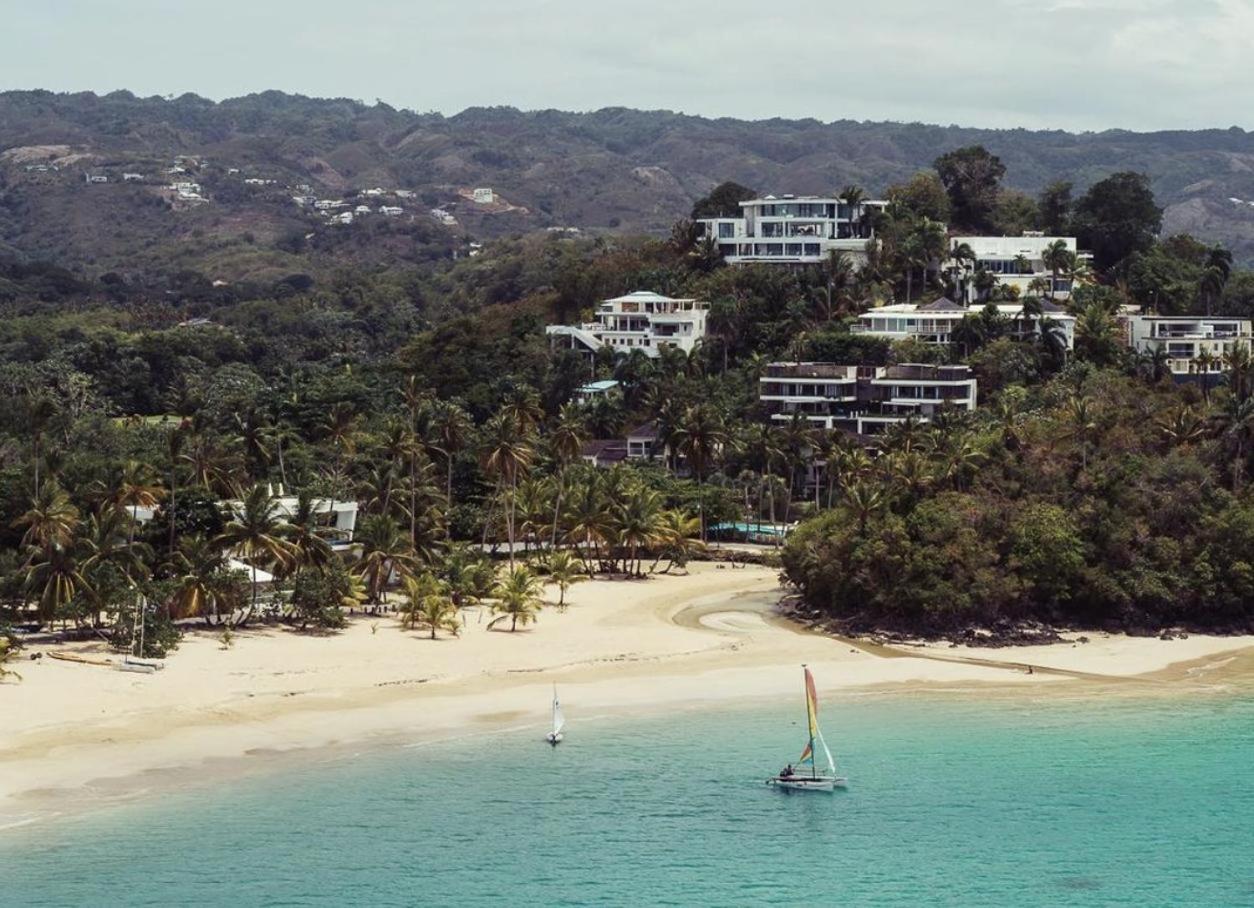 Stunning Beachfront Condo With Private Beach, Las Terrenas-El Limón