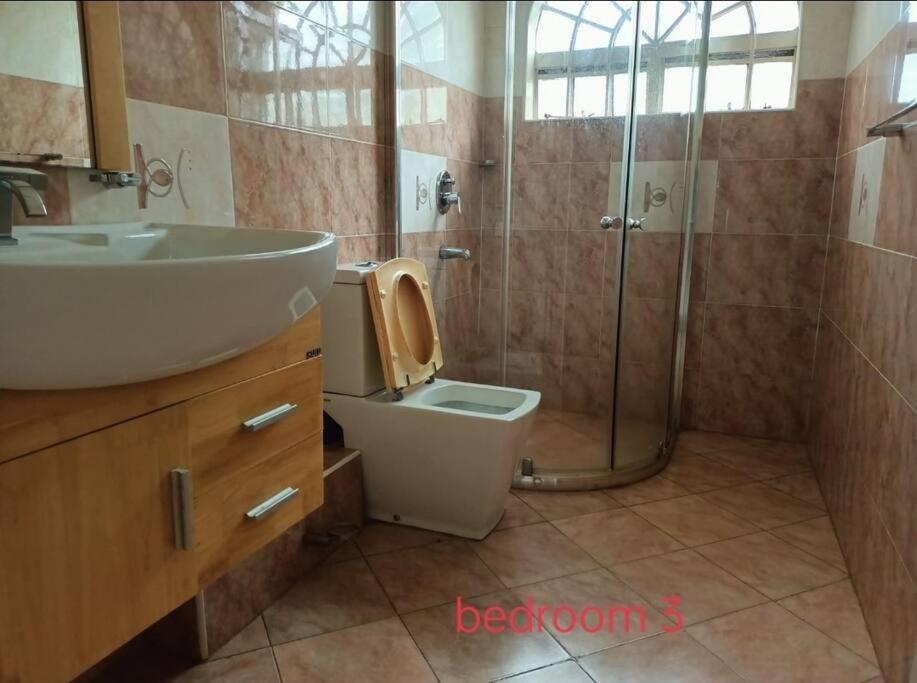 five bedroom home in keren