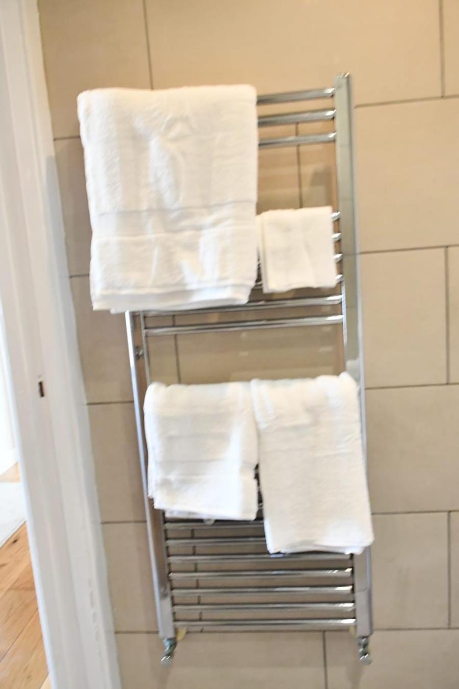 Spacious 2bedroom apartment in London city airport