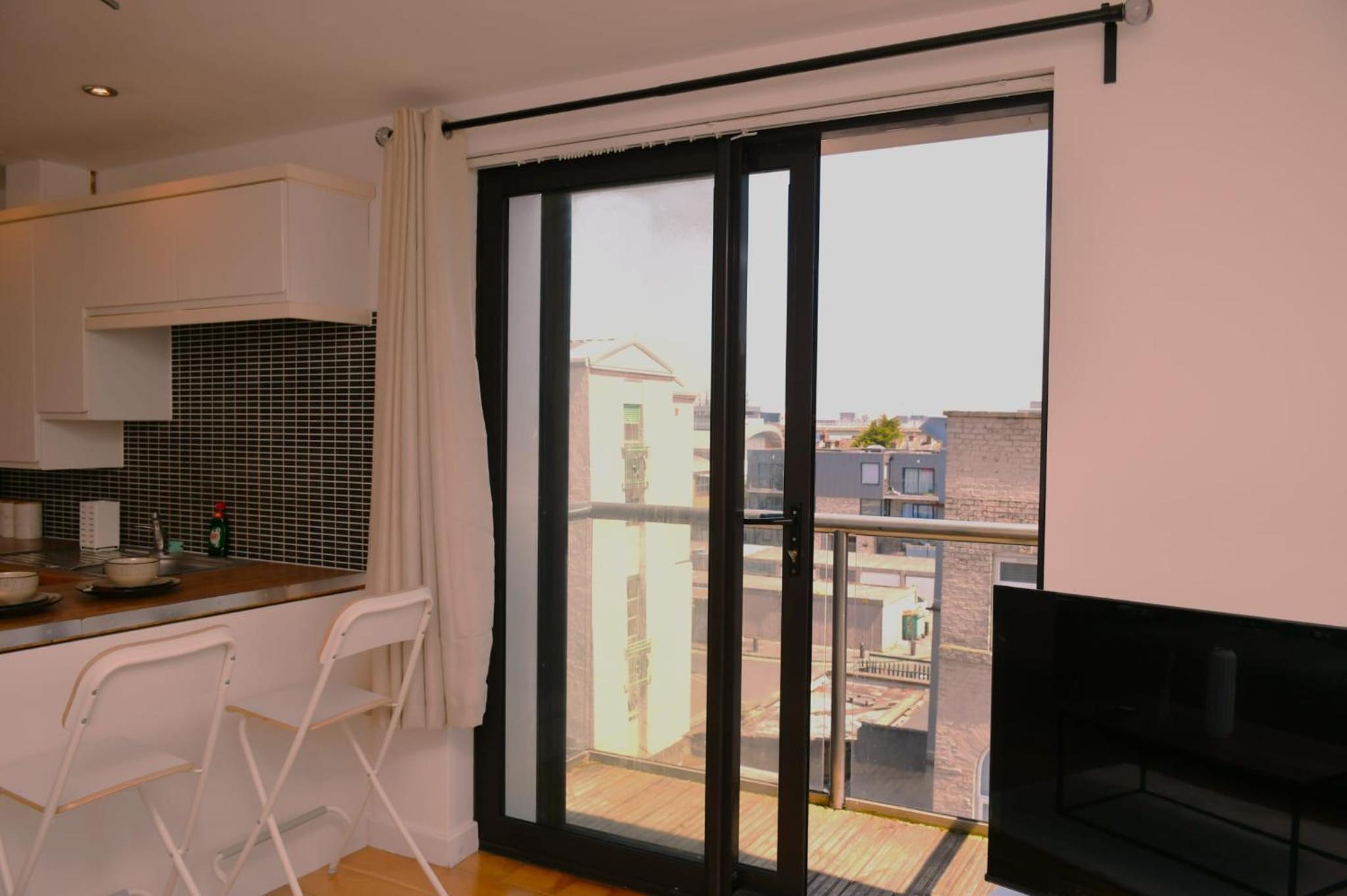 Spacious 2bedroom apartment in London city airport