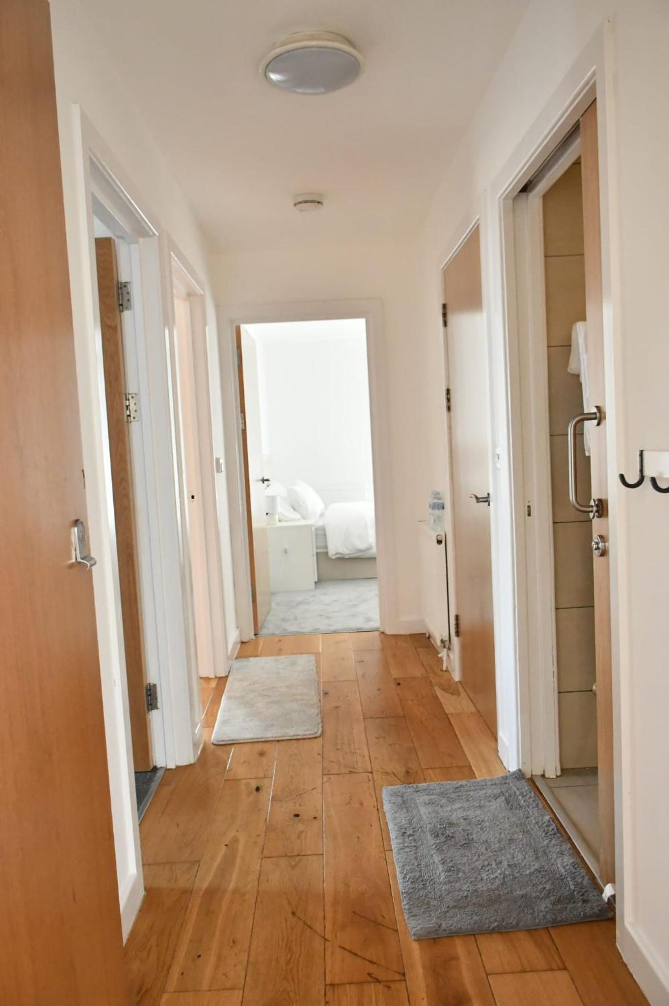 Spacious 2bedroom apartment in London city airport