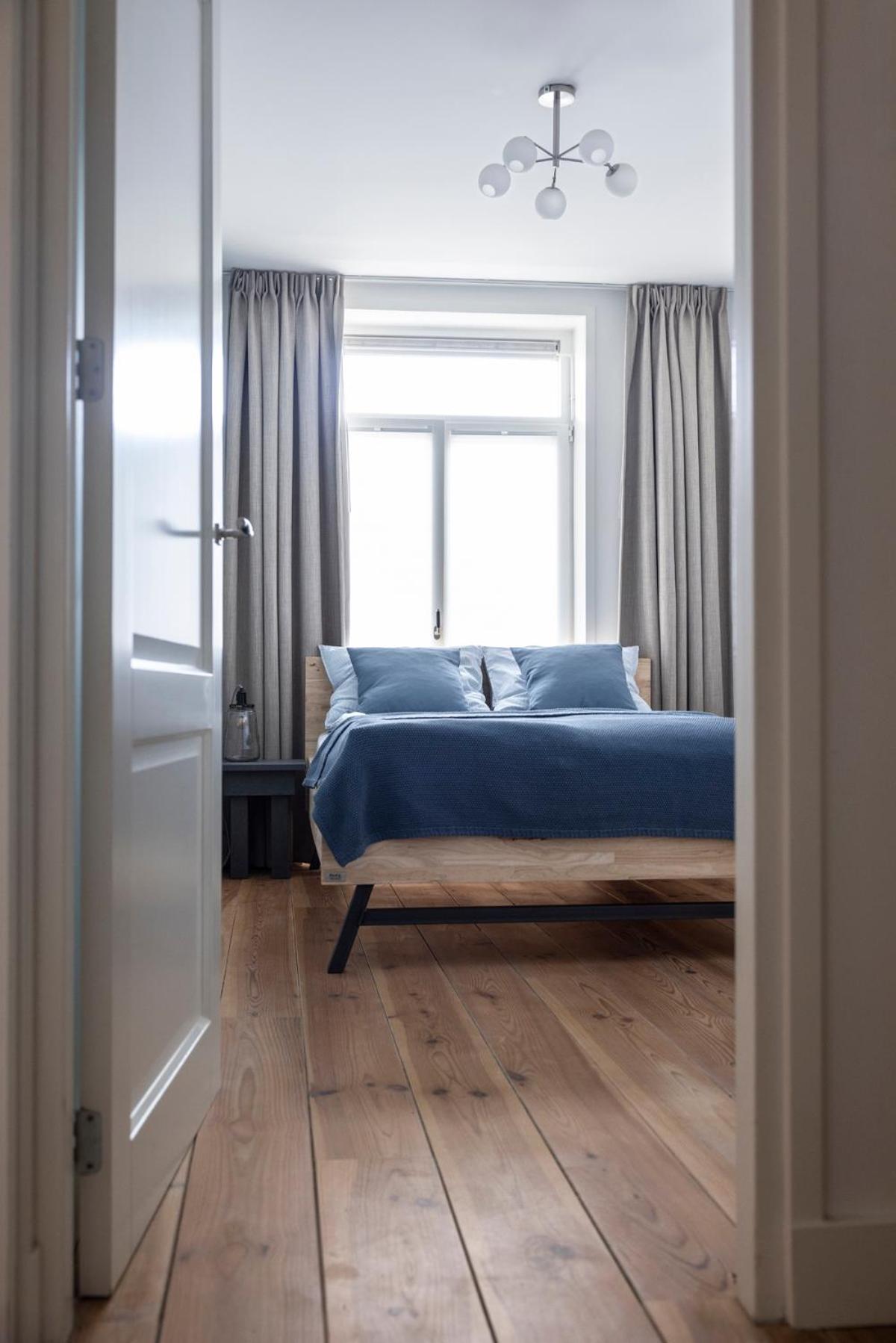 Gorgeous And Stylish Place For Two In Hip West!
