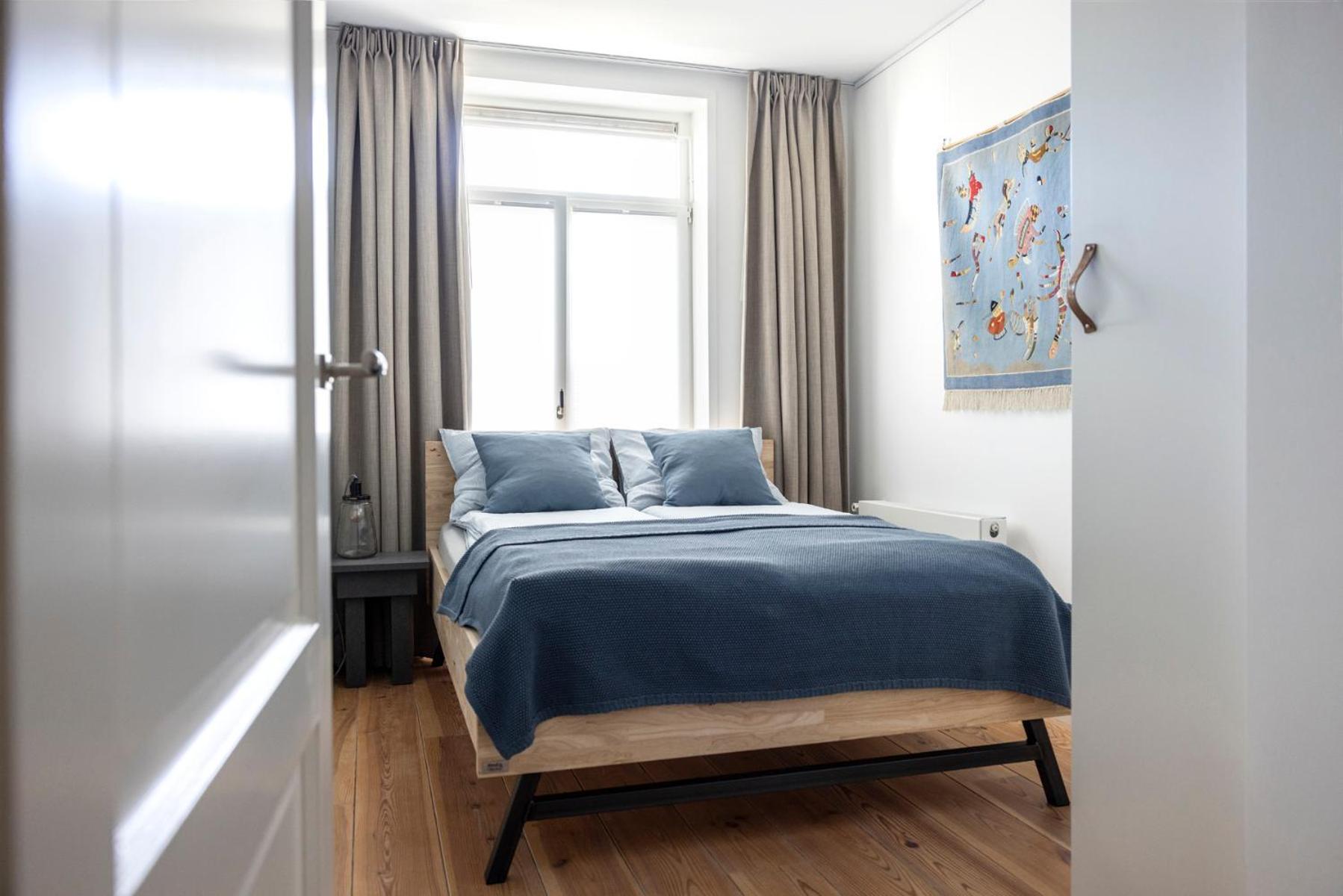 Gorgeous And Stylish Place For Two In Hip West!