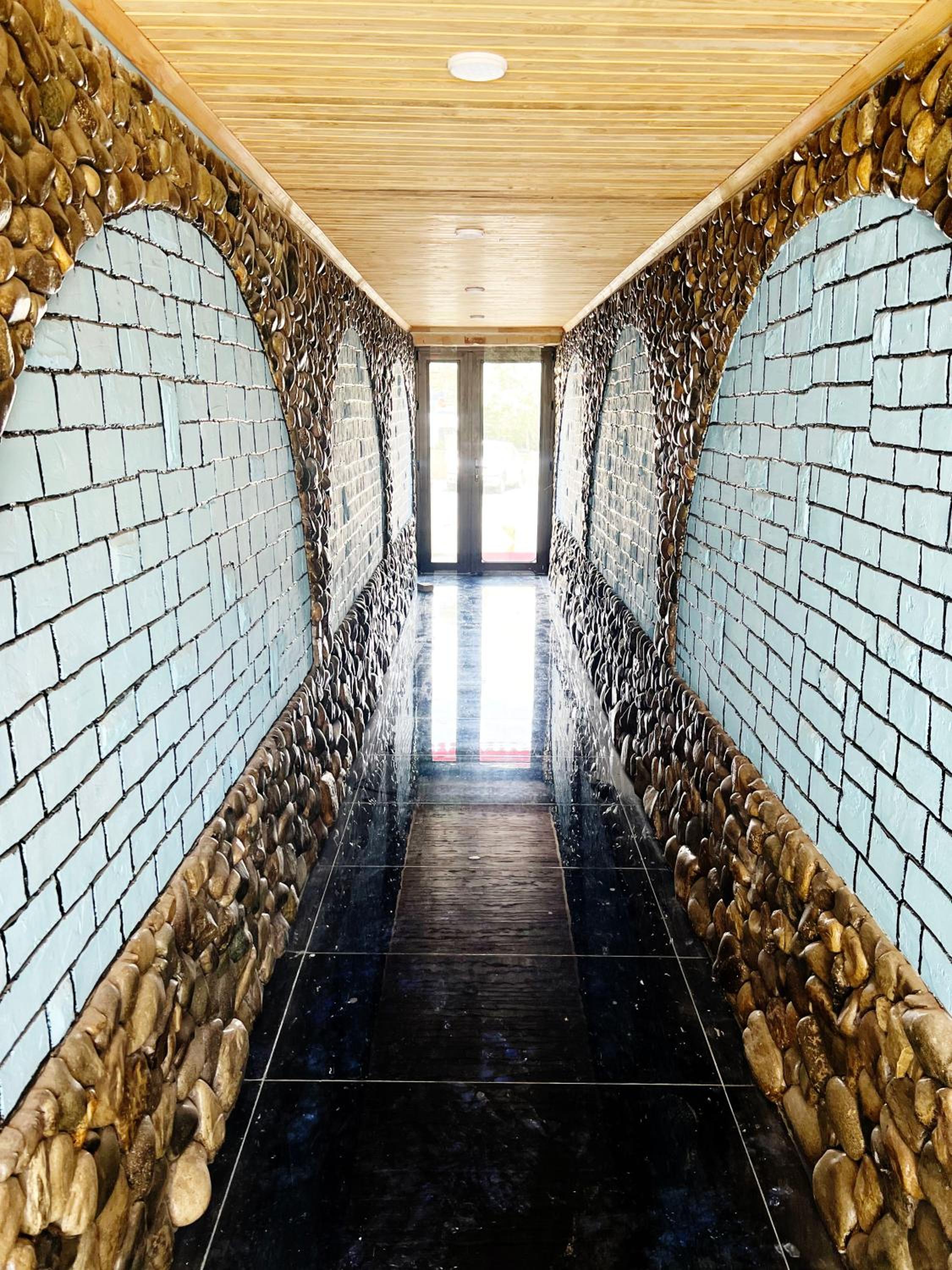 ECO Hotel & Hostel