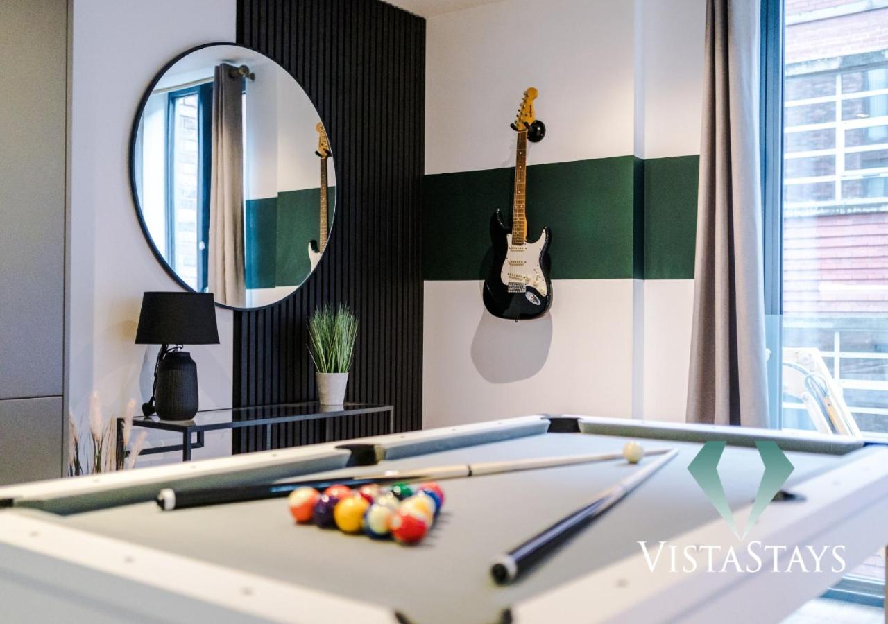 2BDR Apartment By Vista Stays Short Lets & Serviced Accommodation Manchester With Pool Table & Free WiFi photo 4