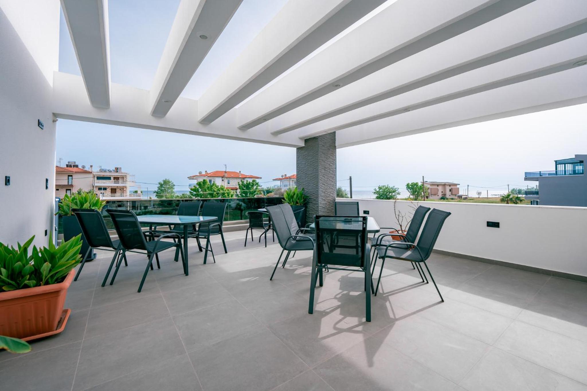 Grand Wave Luxury Suites view 5