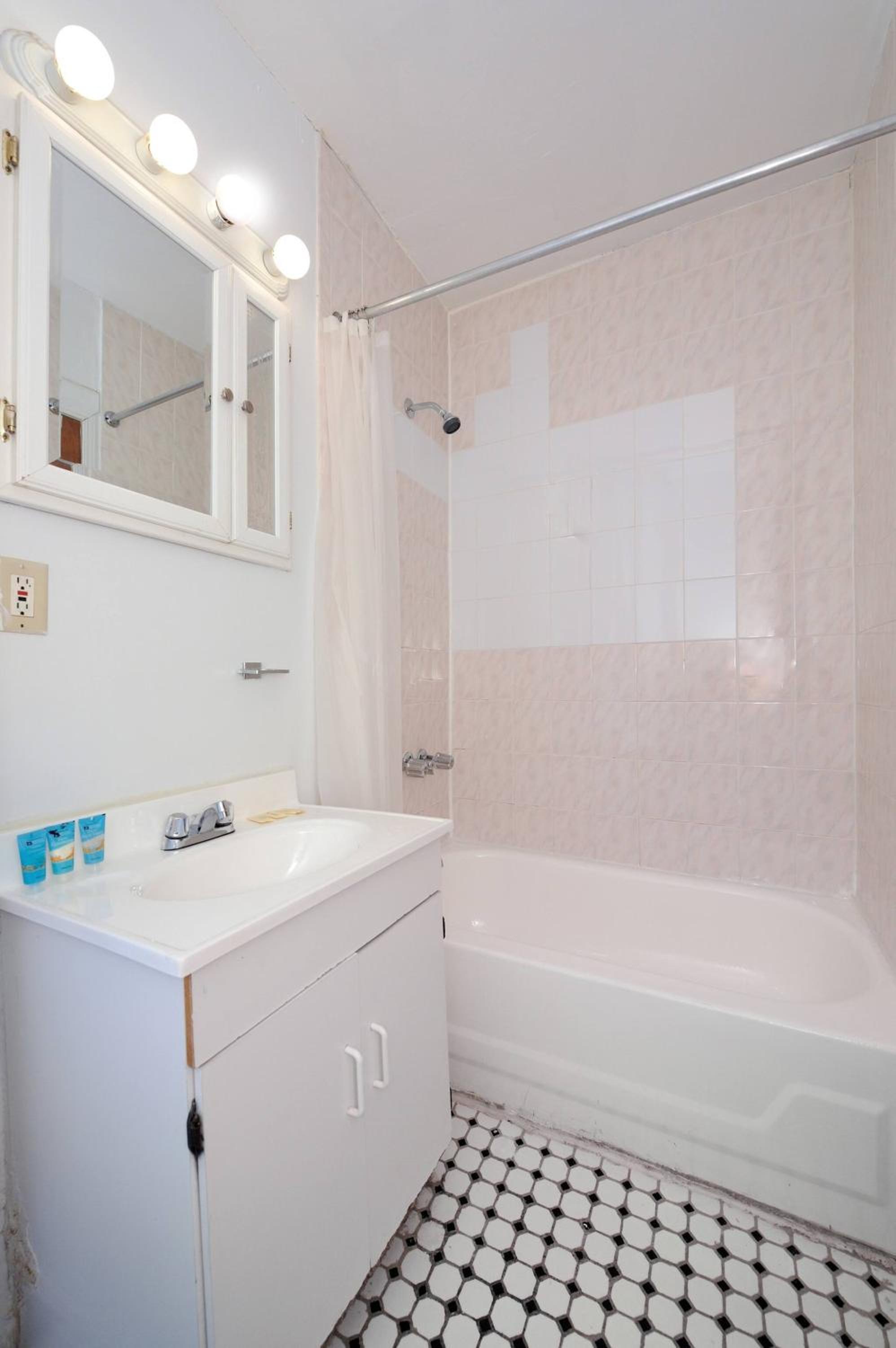 Furnished Upper West Side 1 Br Apartment Rental