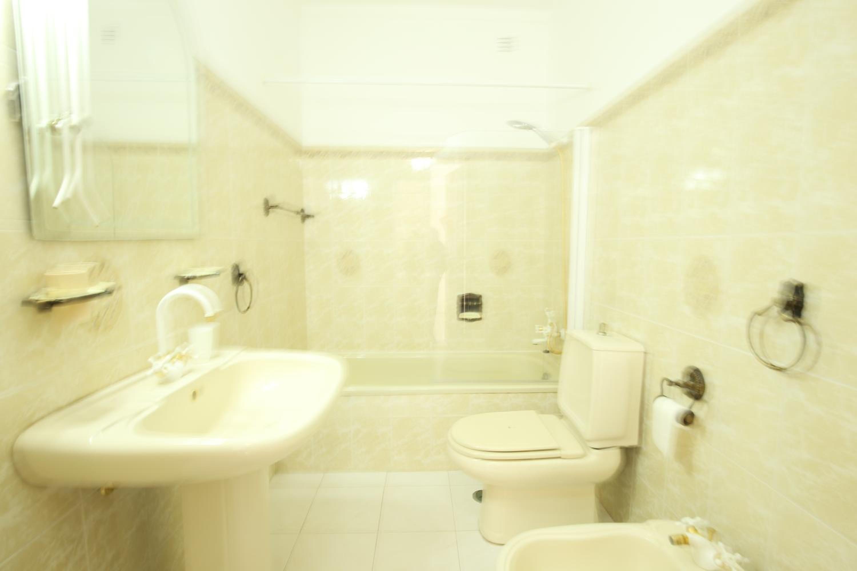 Townhouse in Quarteira view 2