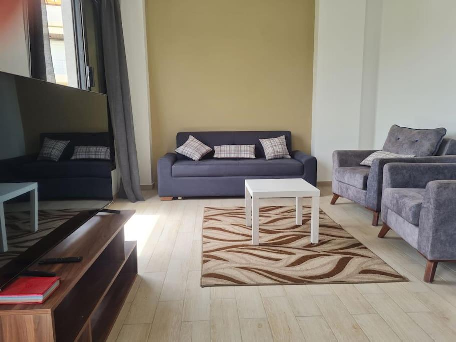 Superb City Stay in 2 bedroom Apt in Midtown Compound, AUC Avenue, New Cairo
