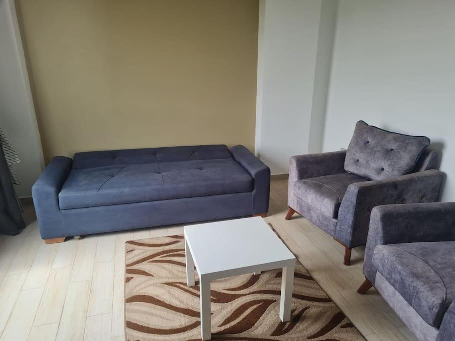 Superb City Stay in 2 bedroom Apt in Midtown Compound, AUC Avenue, New Cairo