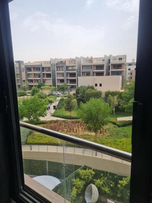 Superb City Stay in 2 bedroom Apt in Midtown Compound, AUC Avenue, New Cairo