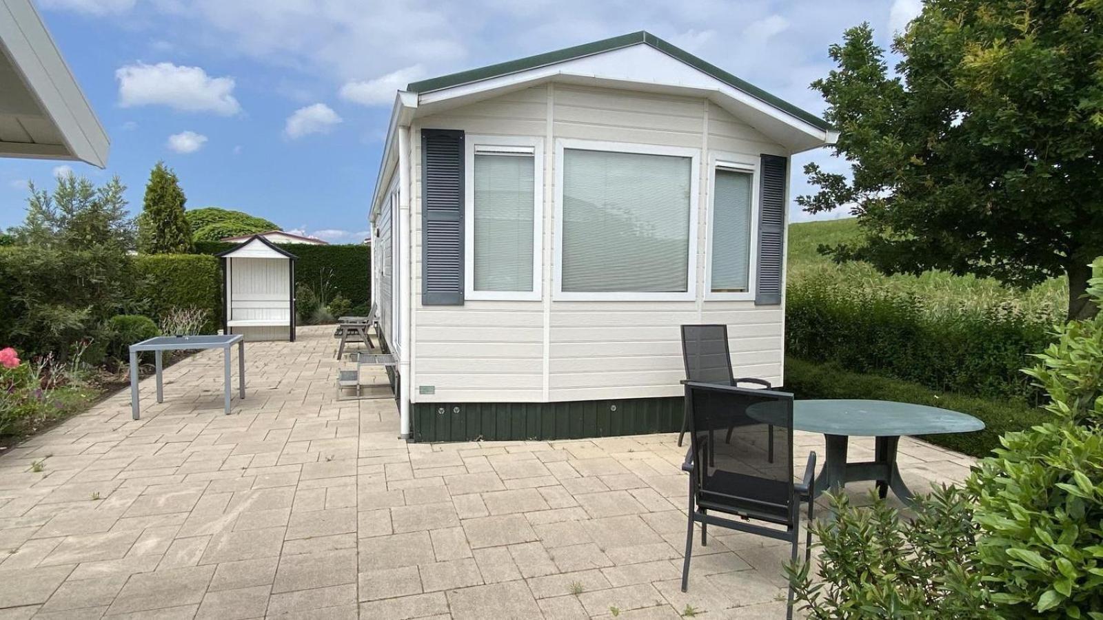 VZ953 Vakantiechalet in Sint-Annaland view 2