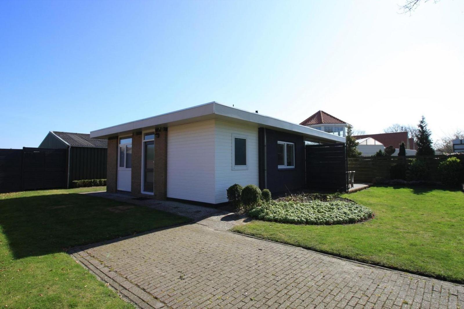 VZ986 Vakantiebungalow in Oostkapelle view 2