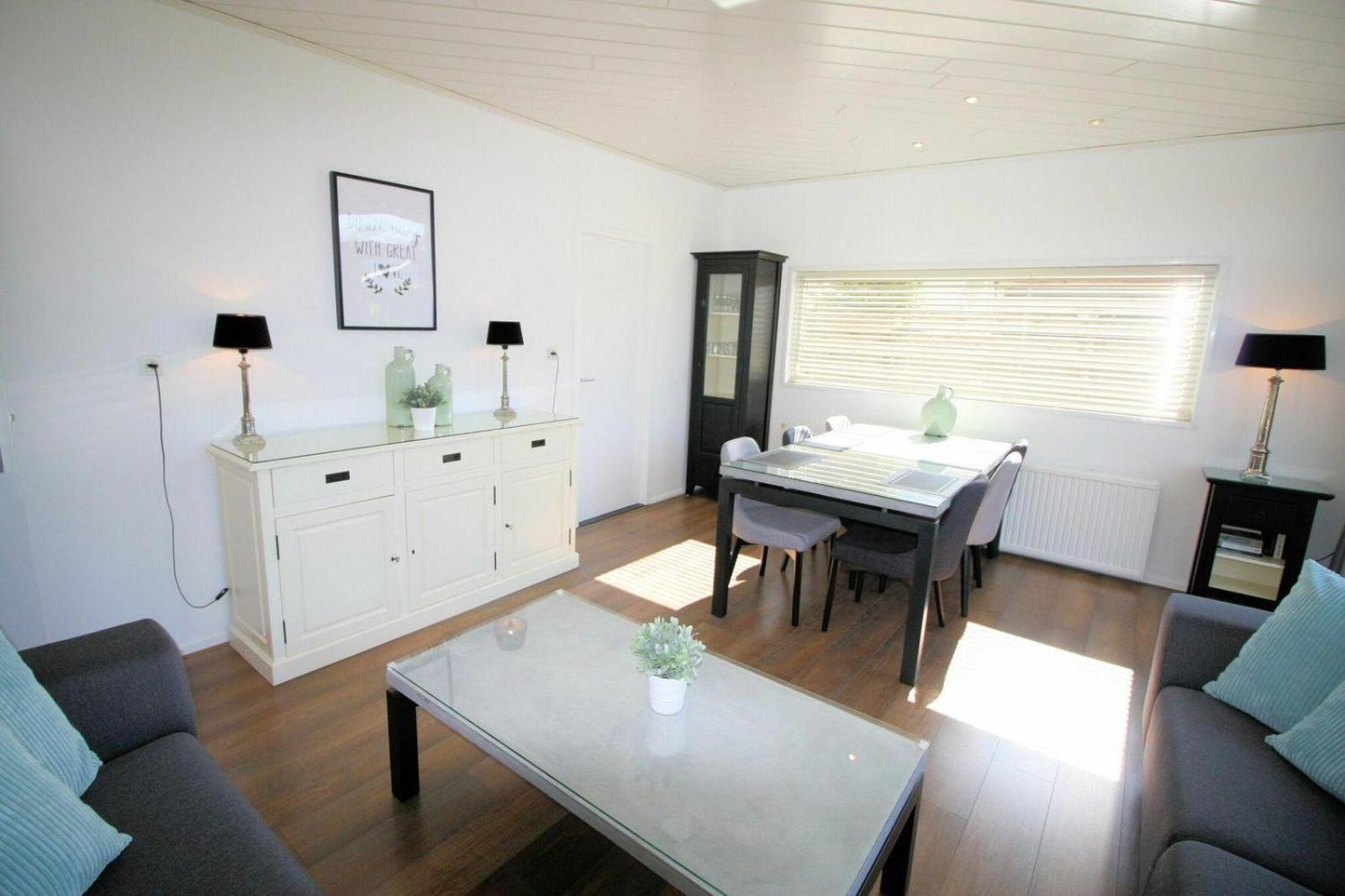 VZ986 Vakantiebungalow in Oostkapelle view 4
