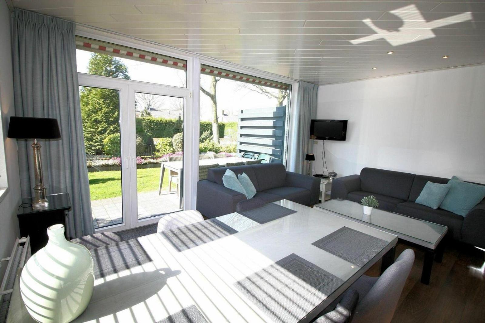 VZ986 Vakantiebungalow in Oostkapelle view 5