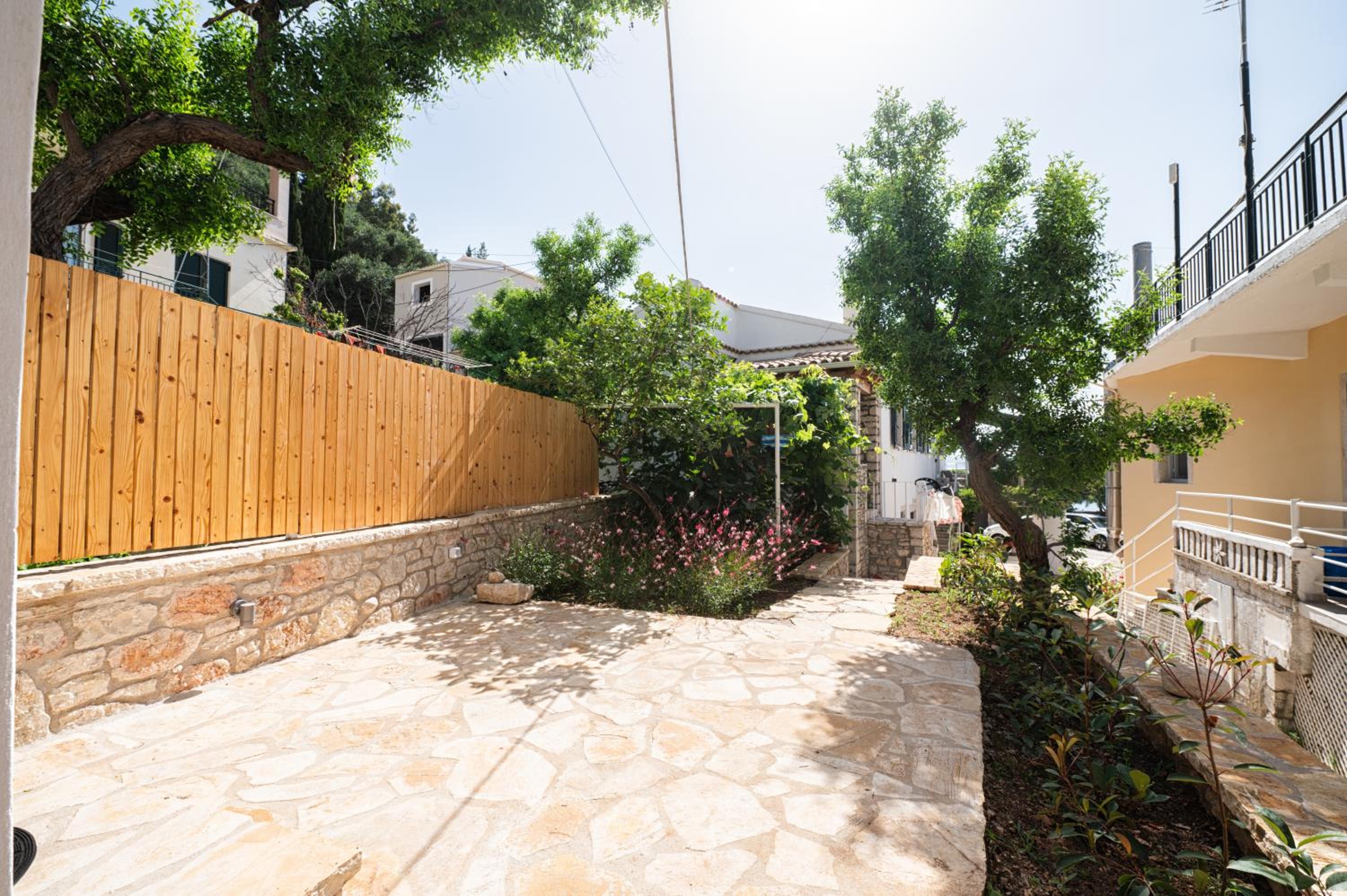 apartment kaminaki beach