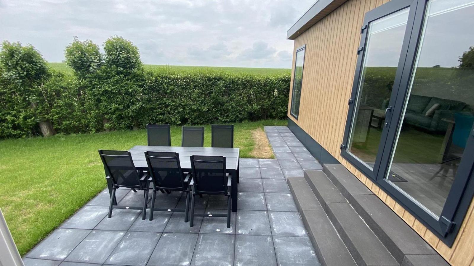 VZ1028 Luxe vakantiechalet in Scherpenisse view 4