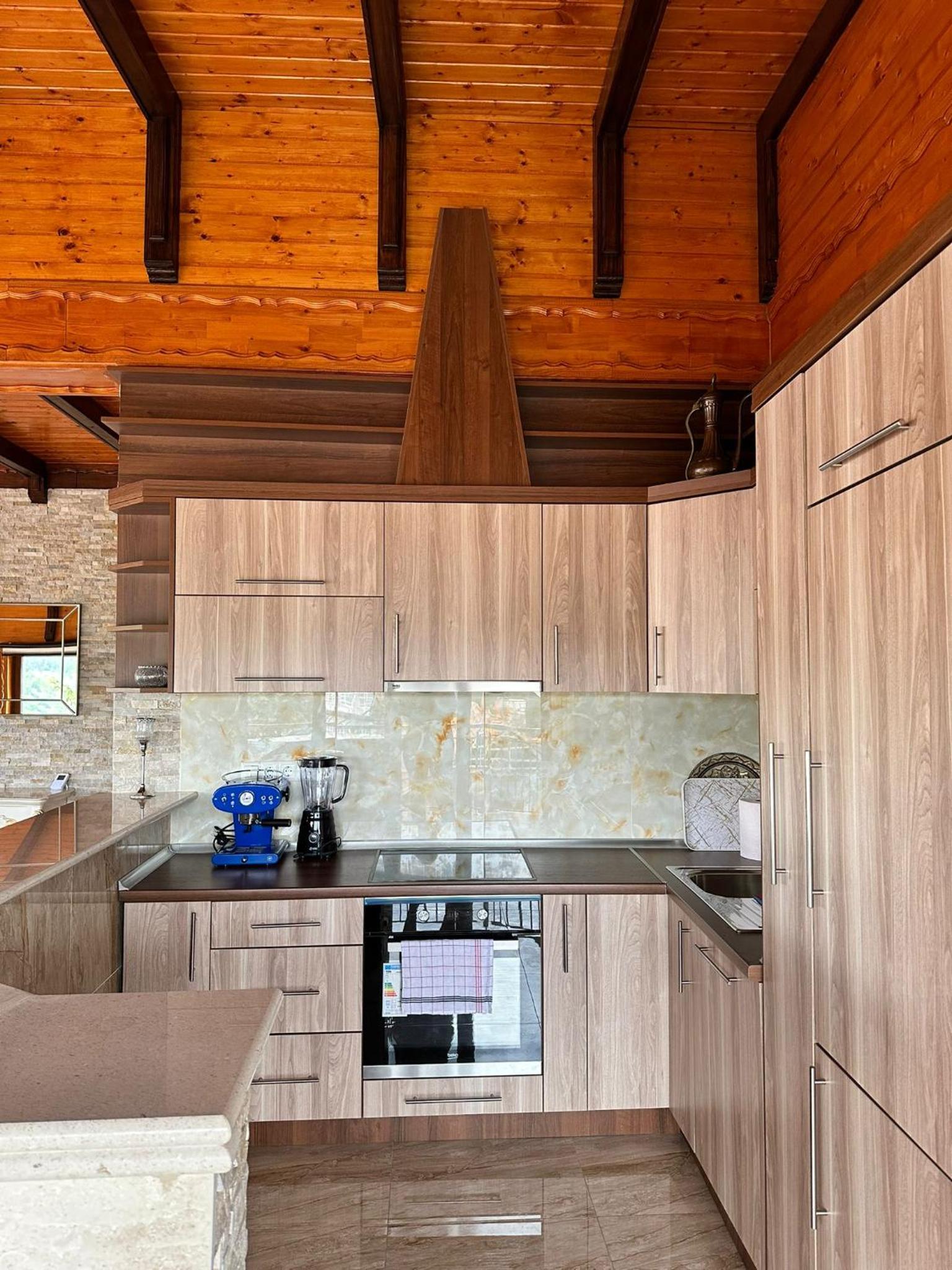 Lux Villa Emina