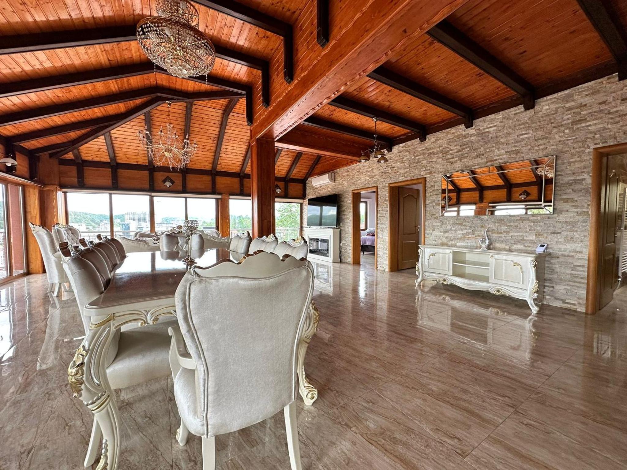 Lux Villa Emina