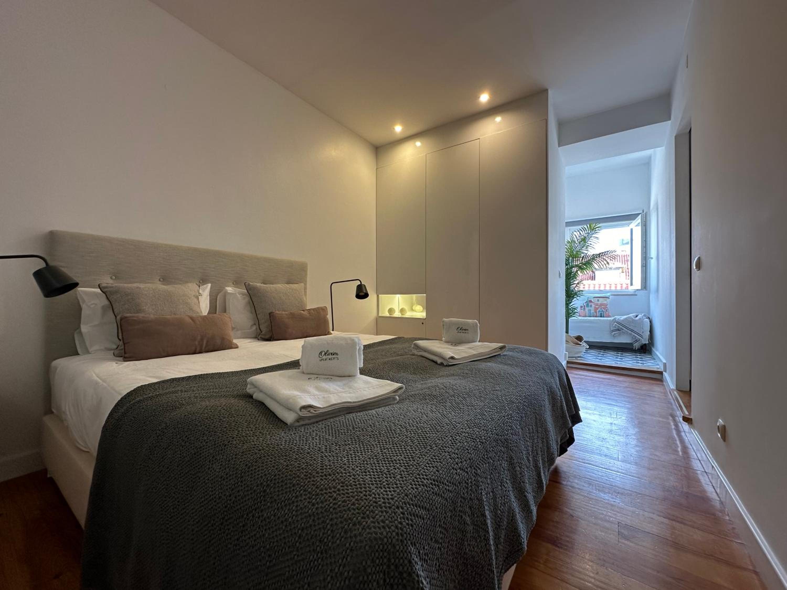 The Canary - Spacious Apartment at Downtown with Views