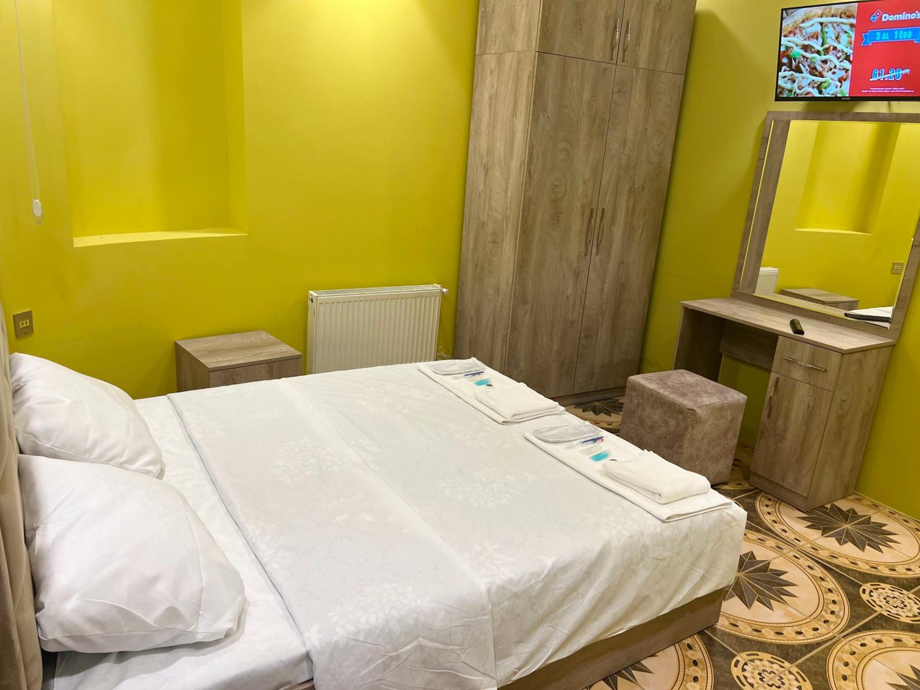 ECO Hotel & Hostel