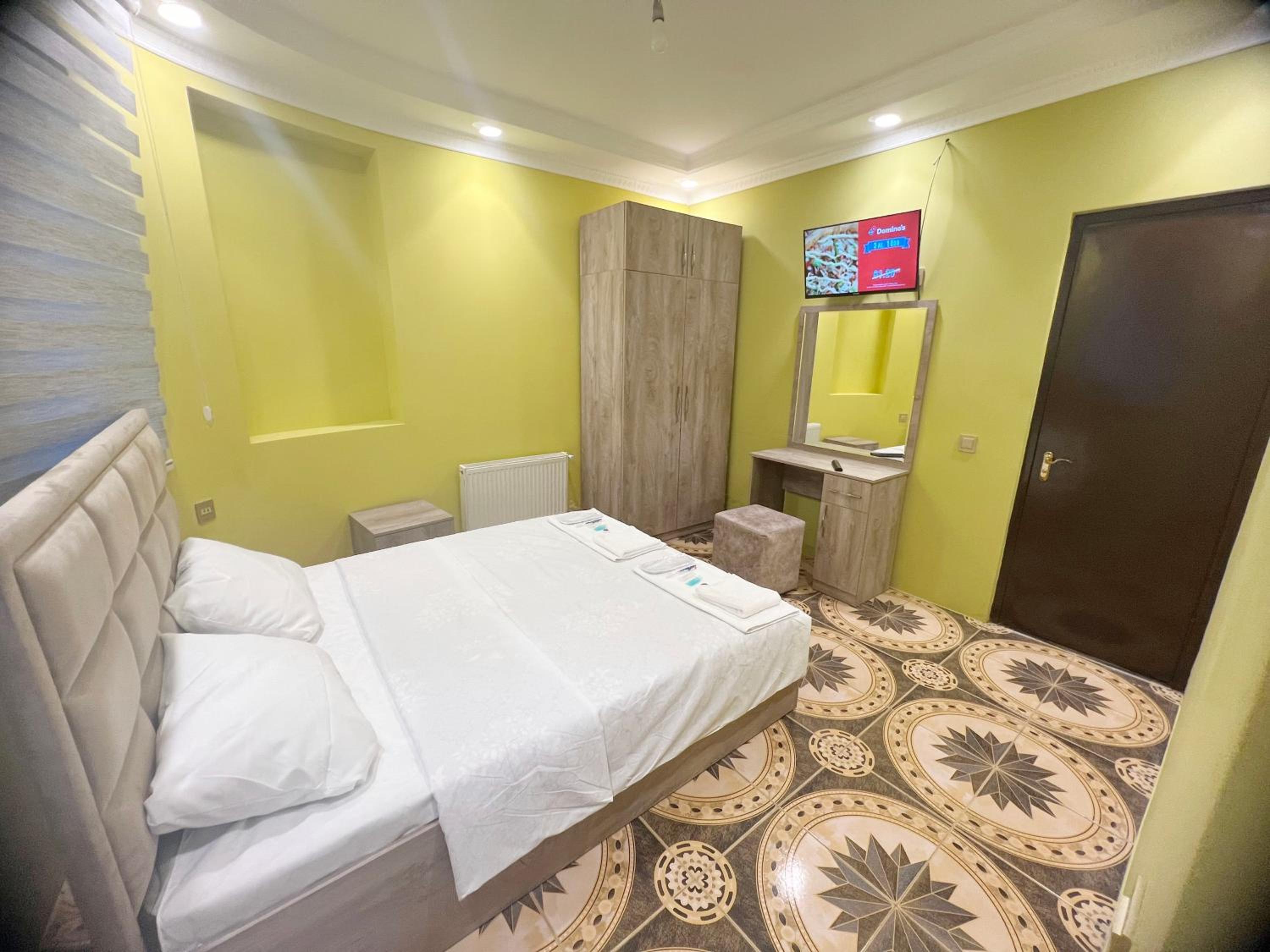 ECO Hotel & Hostel
