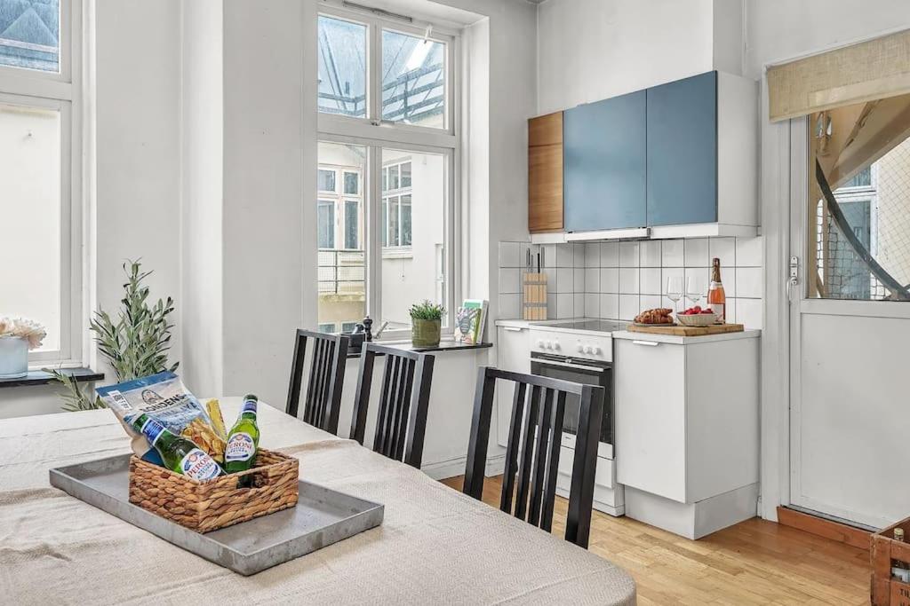 Kanskje den største Airbnb-leiligheten i sentrum! view 5