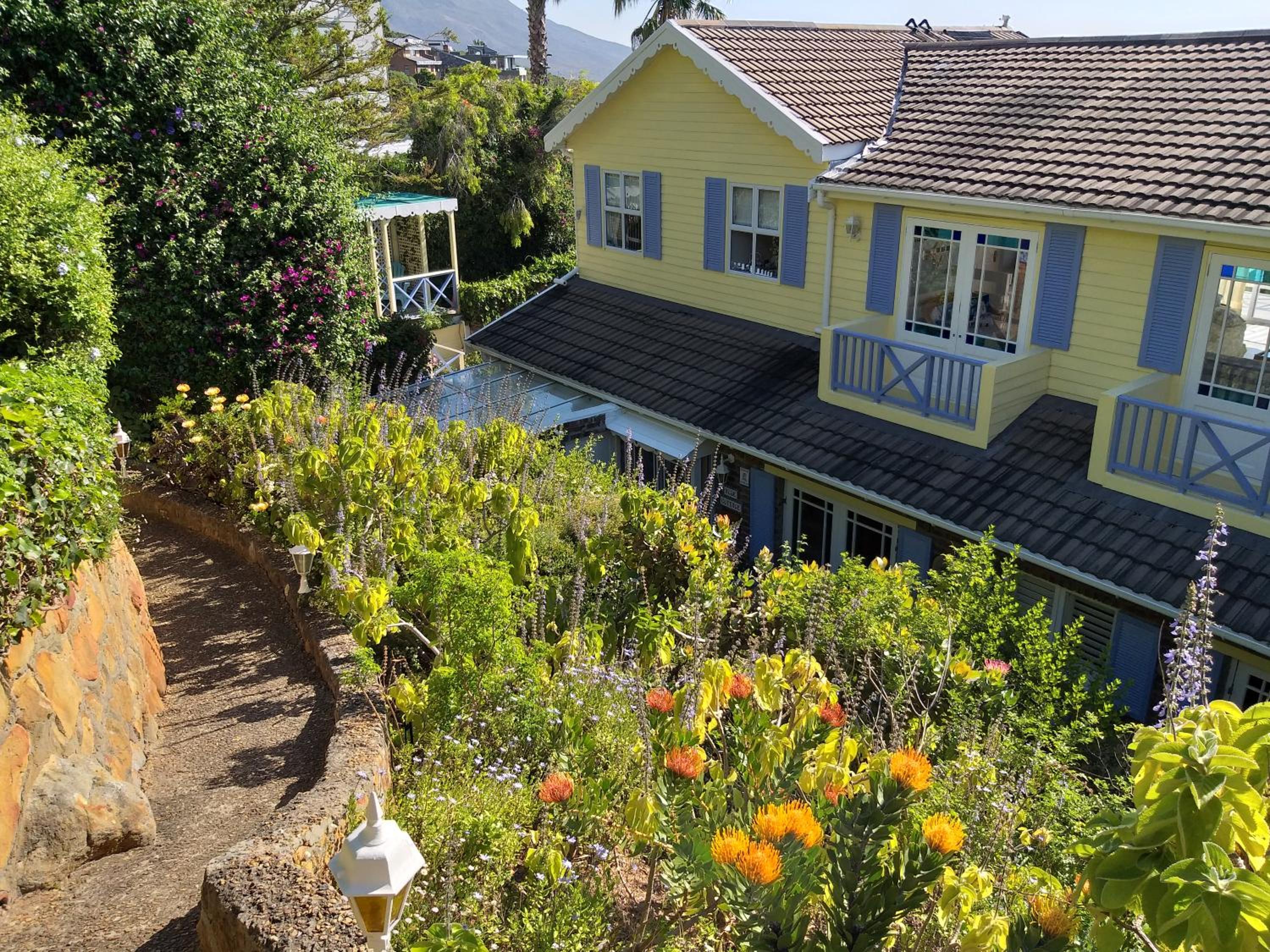 Cape Rose Cottage - Penthouse in Camps Bay view 3