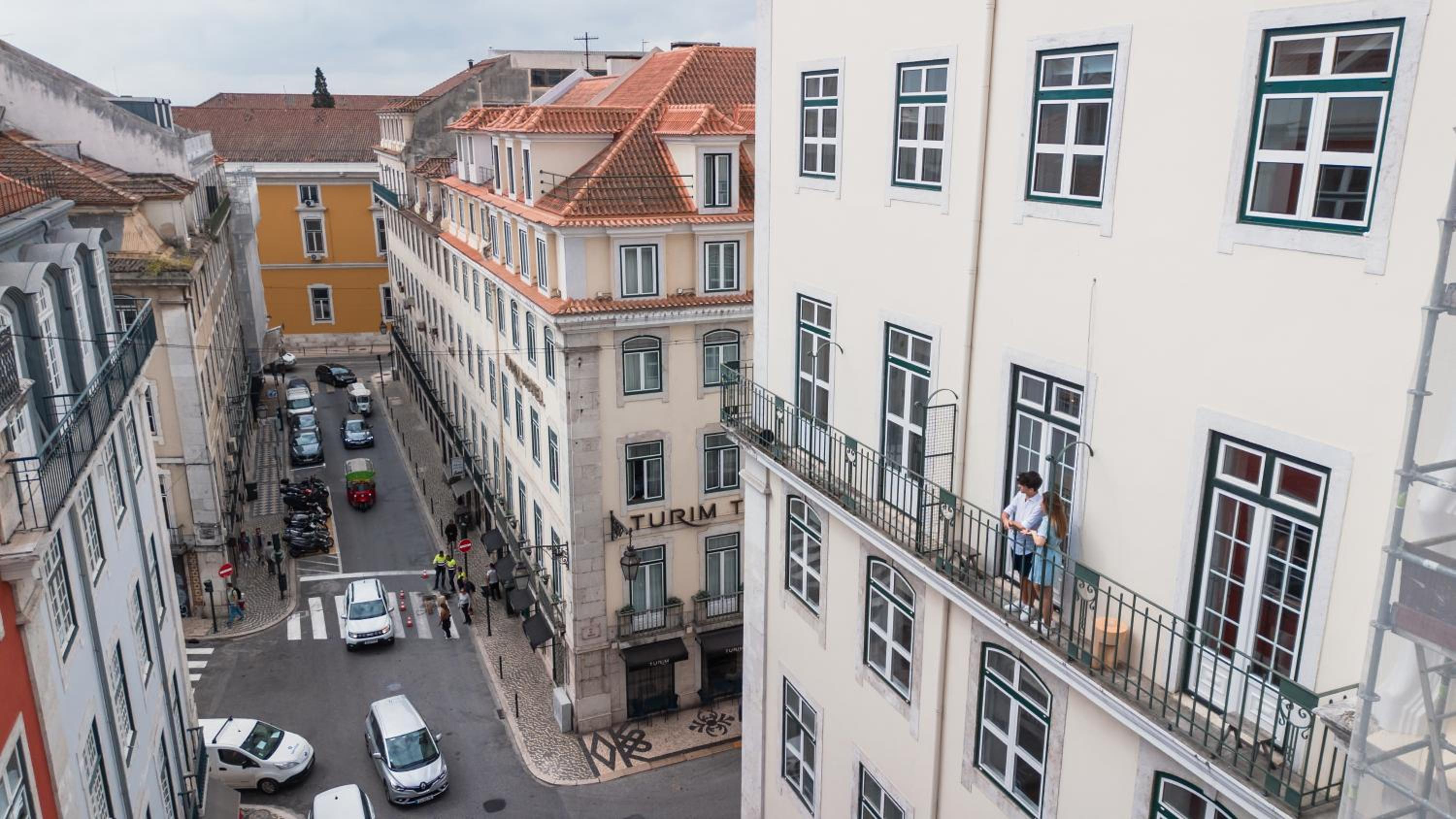 The Canary - Spacious Apartment at Downtown with Views