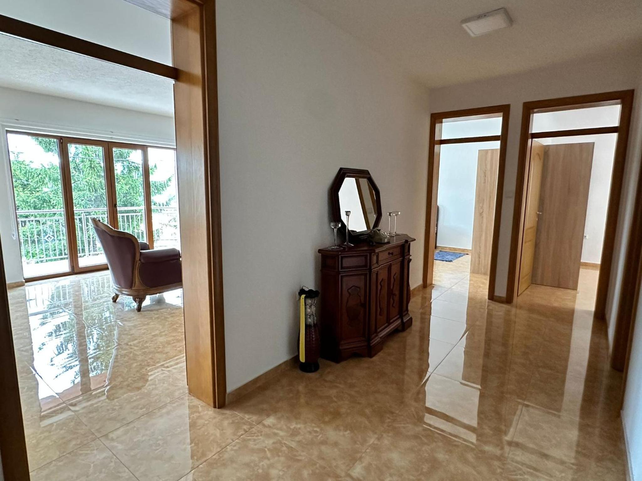 Lux Villa Emina