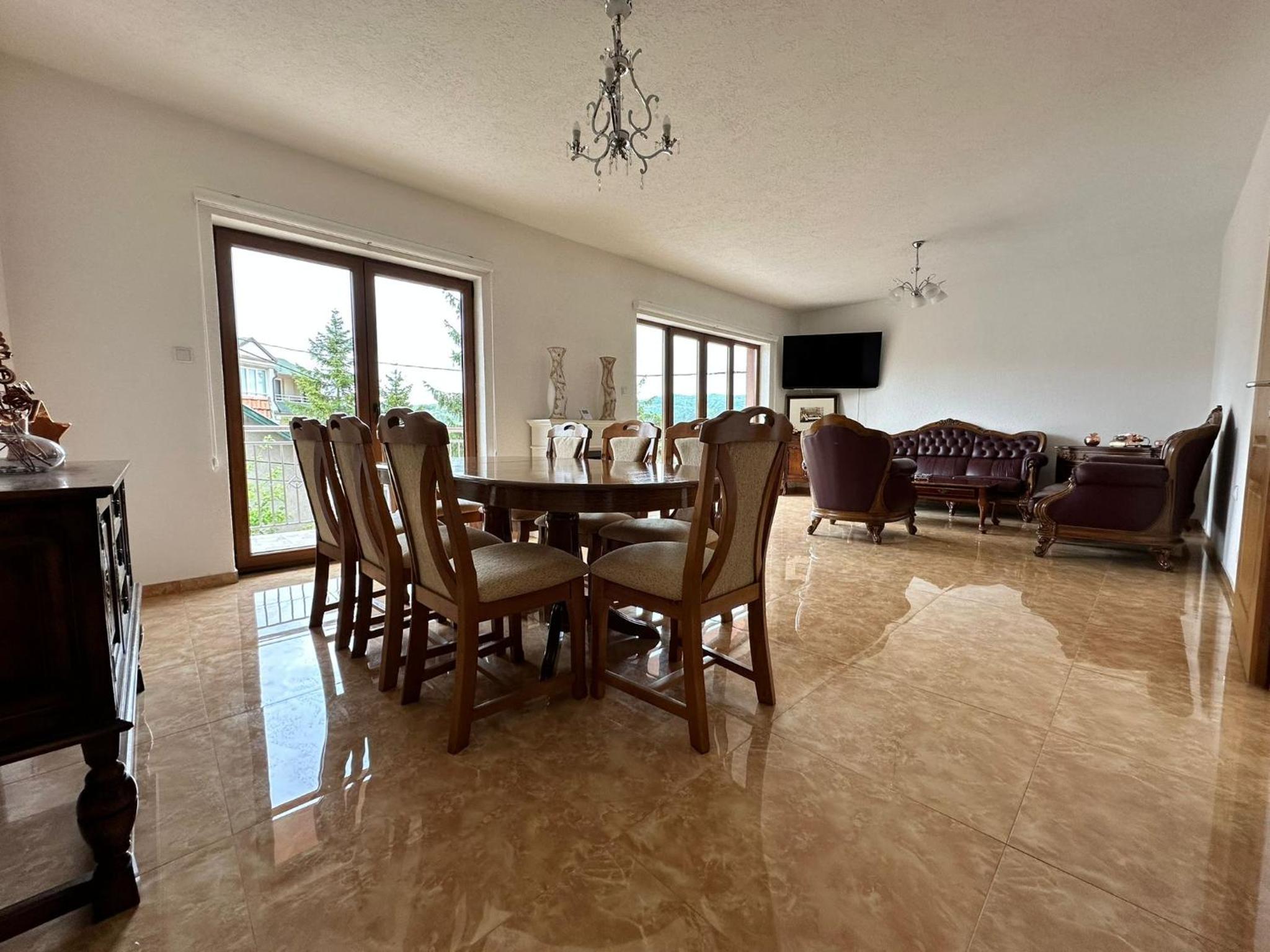 Lux Villa Emina