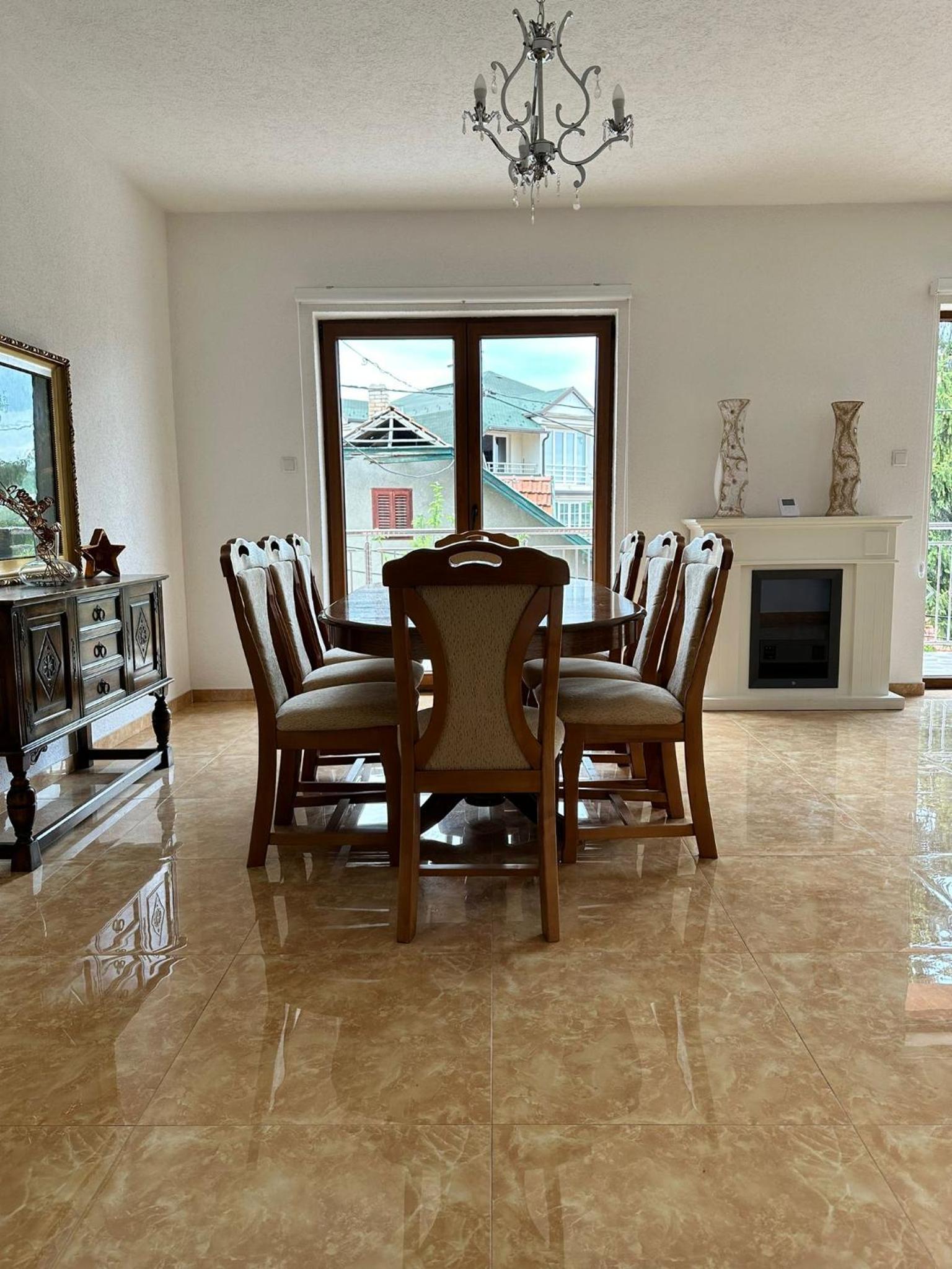 Lux Villa Emina