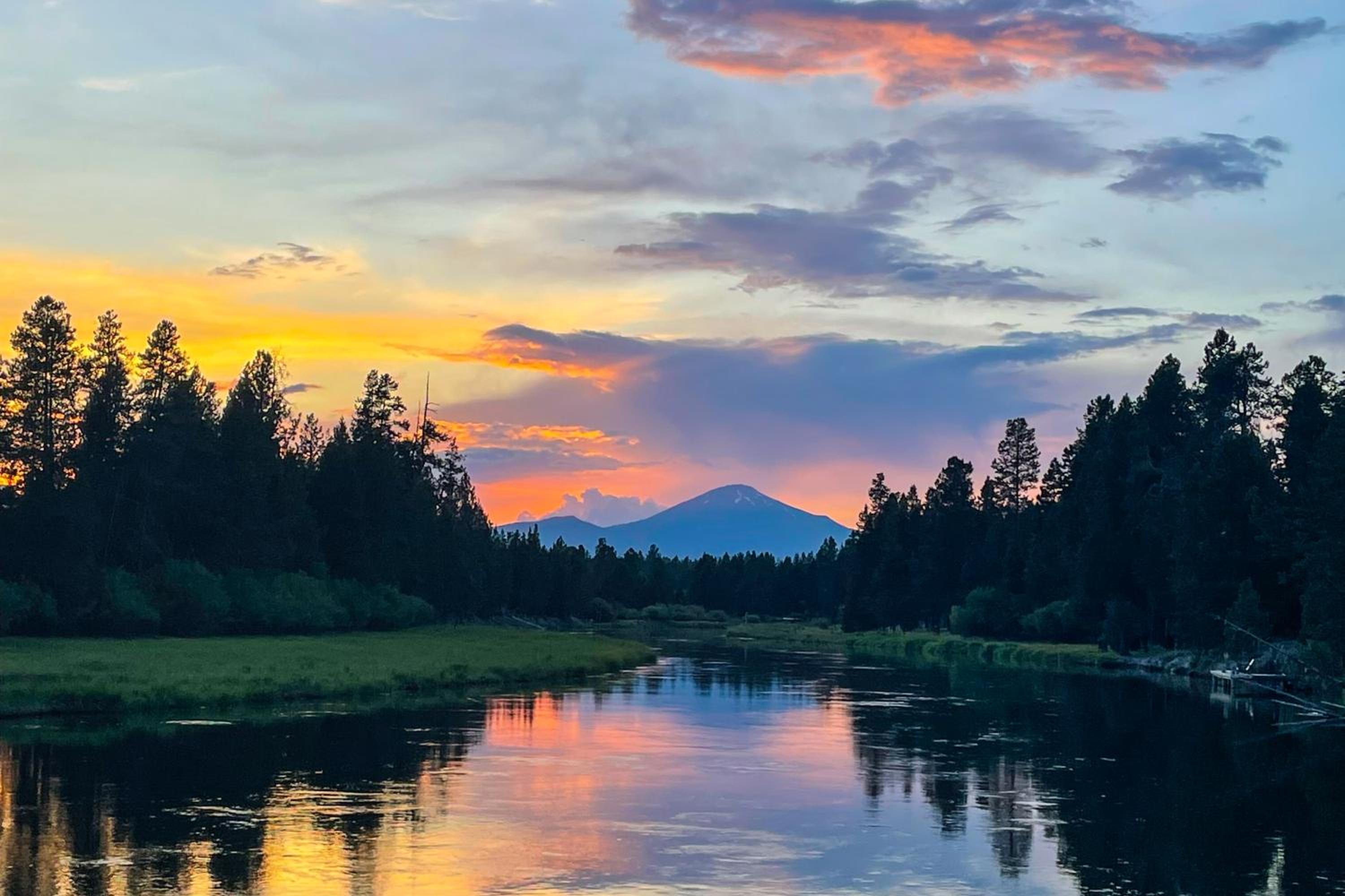 Anglers Oasis! Group-Friendly Deschutes River Gem