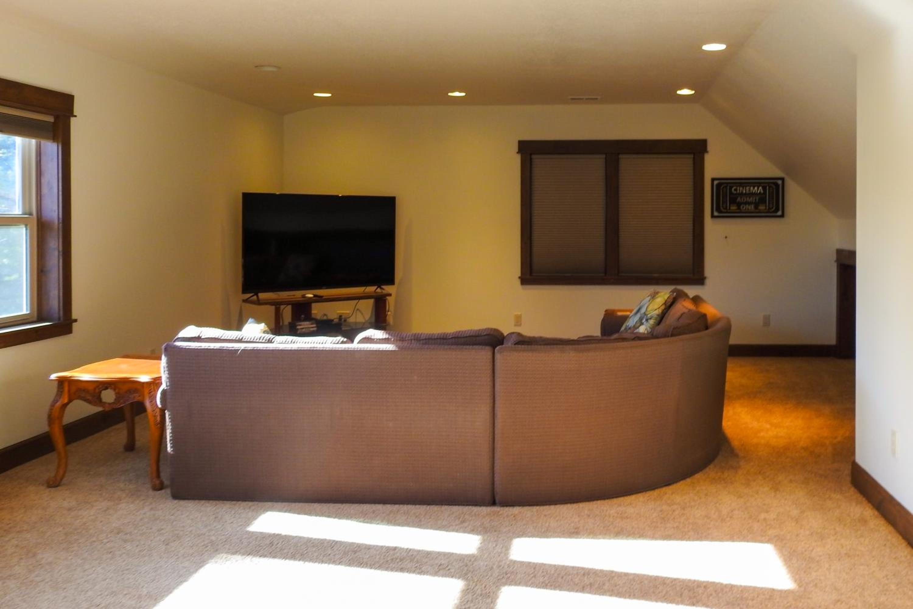 Anglers Oasis! Group-Friendly Deschutes River Gem
