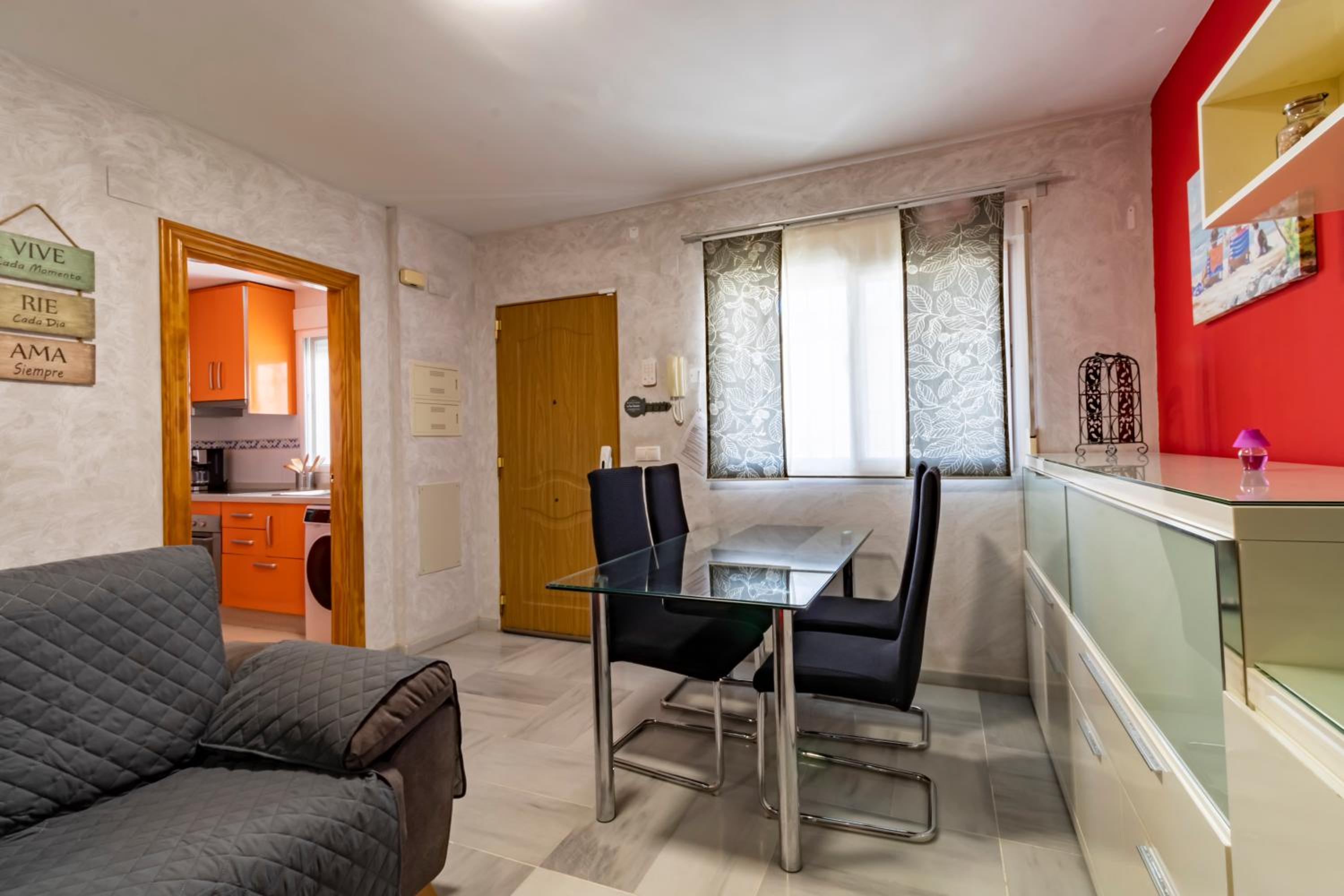 RentitSpain Apartamento Aguamarina con Hermoso Balcón