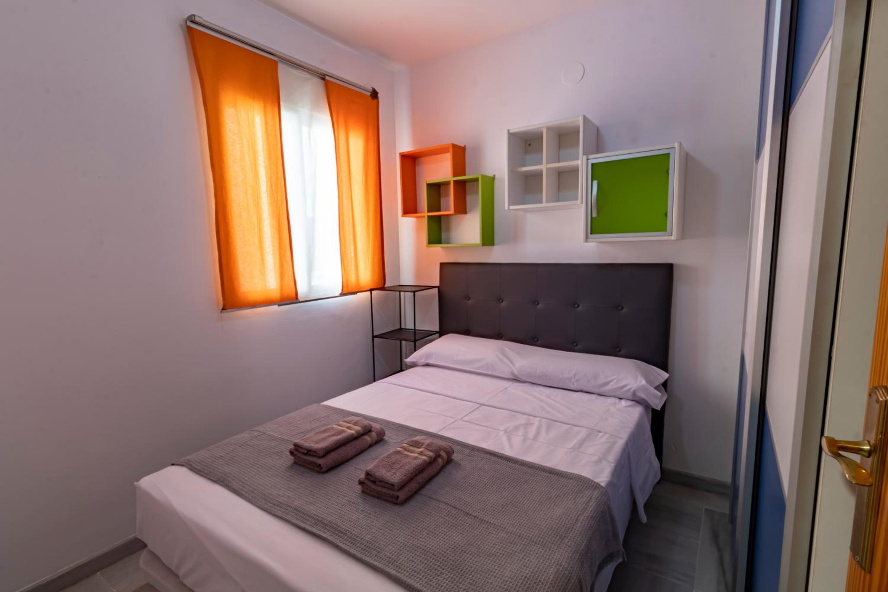 RentitSpain Apartamento Aguamarina con Hermoso Balcón