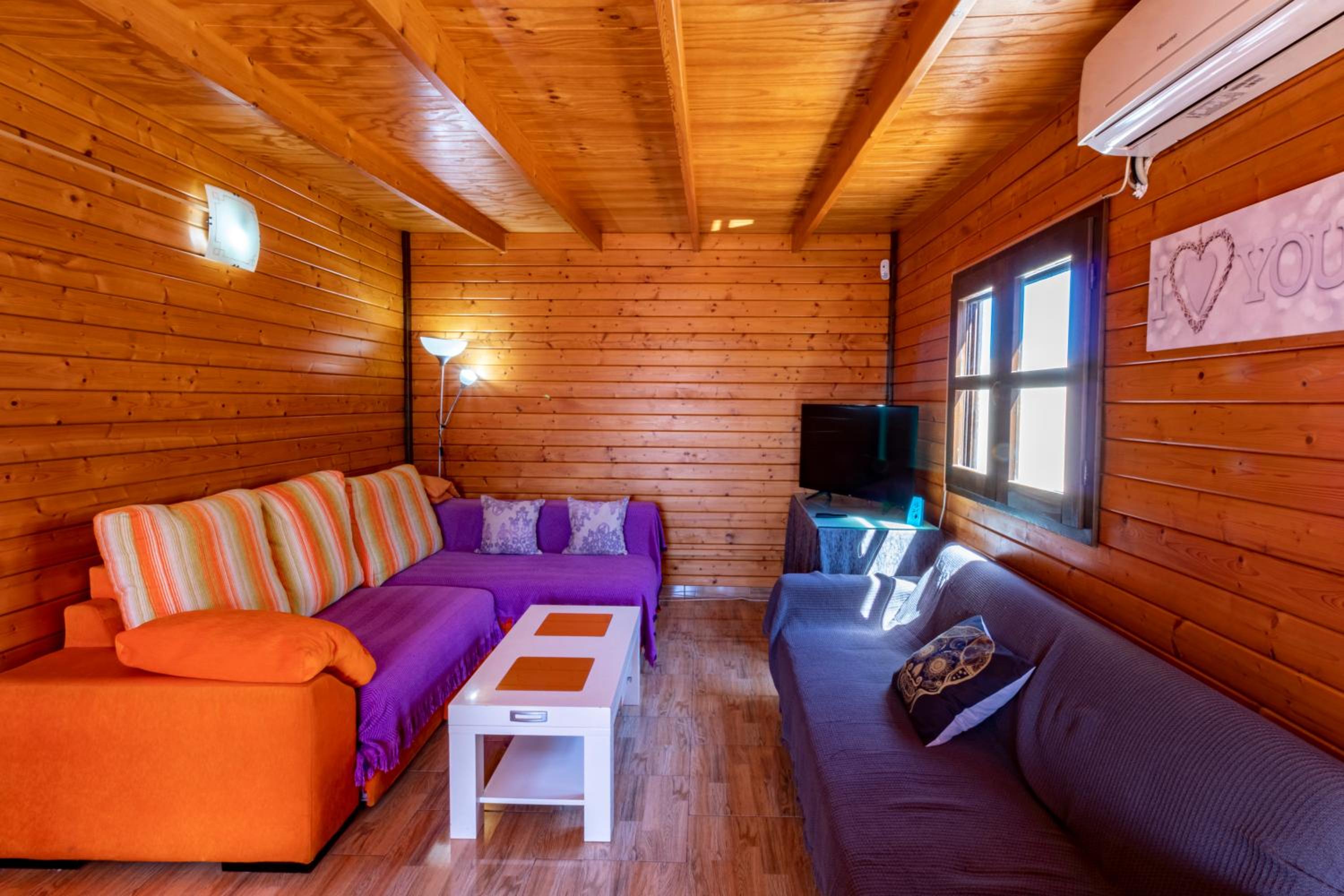 RentitSpain Apartamento Aguamarina con Hermoso Balcón