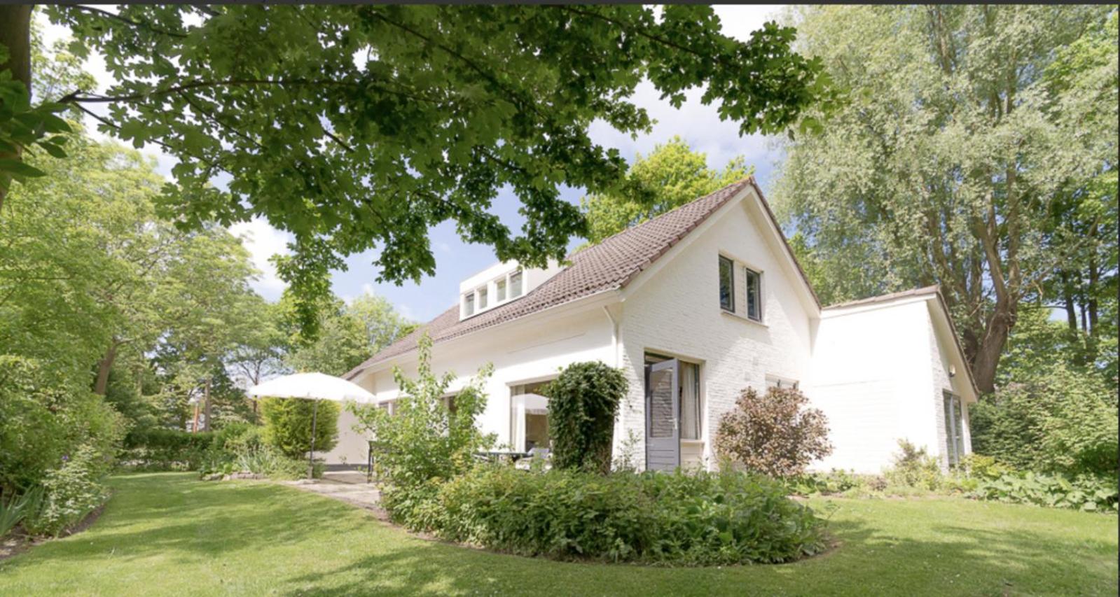 VZ1157 Vrijstaand zeer ruim vakantiehuis in Oostkapelle view 3