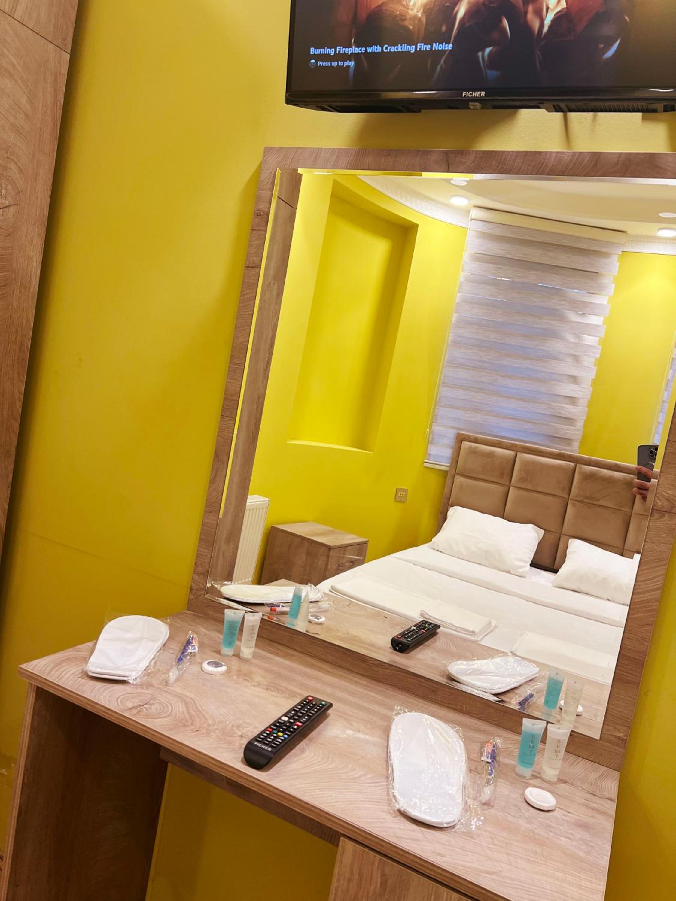ECO Hotel & Hostel
