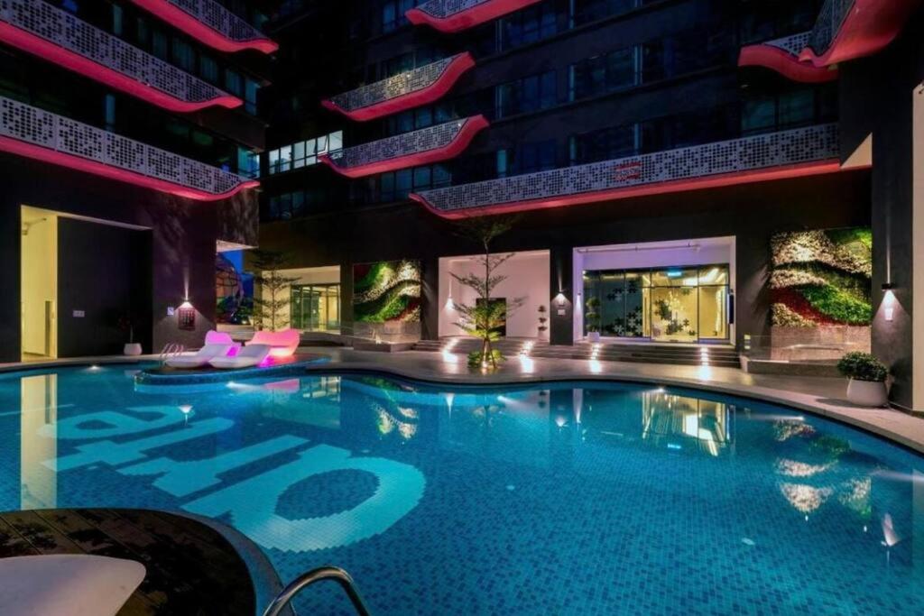 Stylish KLCC 2 Bedroom Apartment