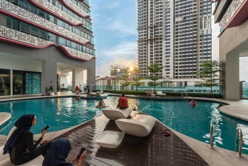 Stylish KLCC 2 Bedroom Apartment