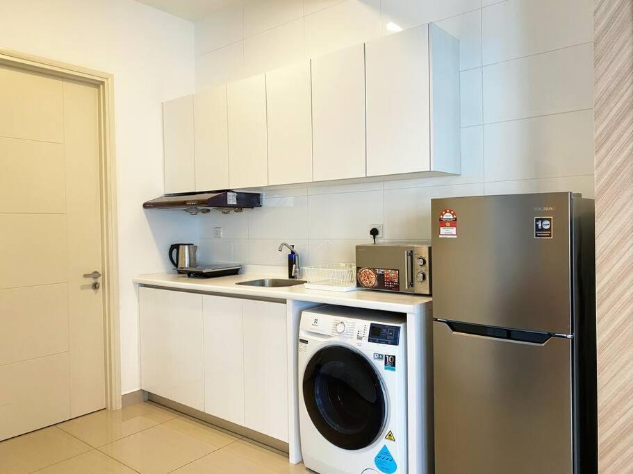 Stylish KLCC 2 Bedroom Apartment